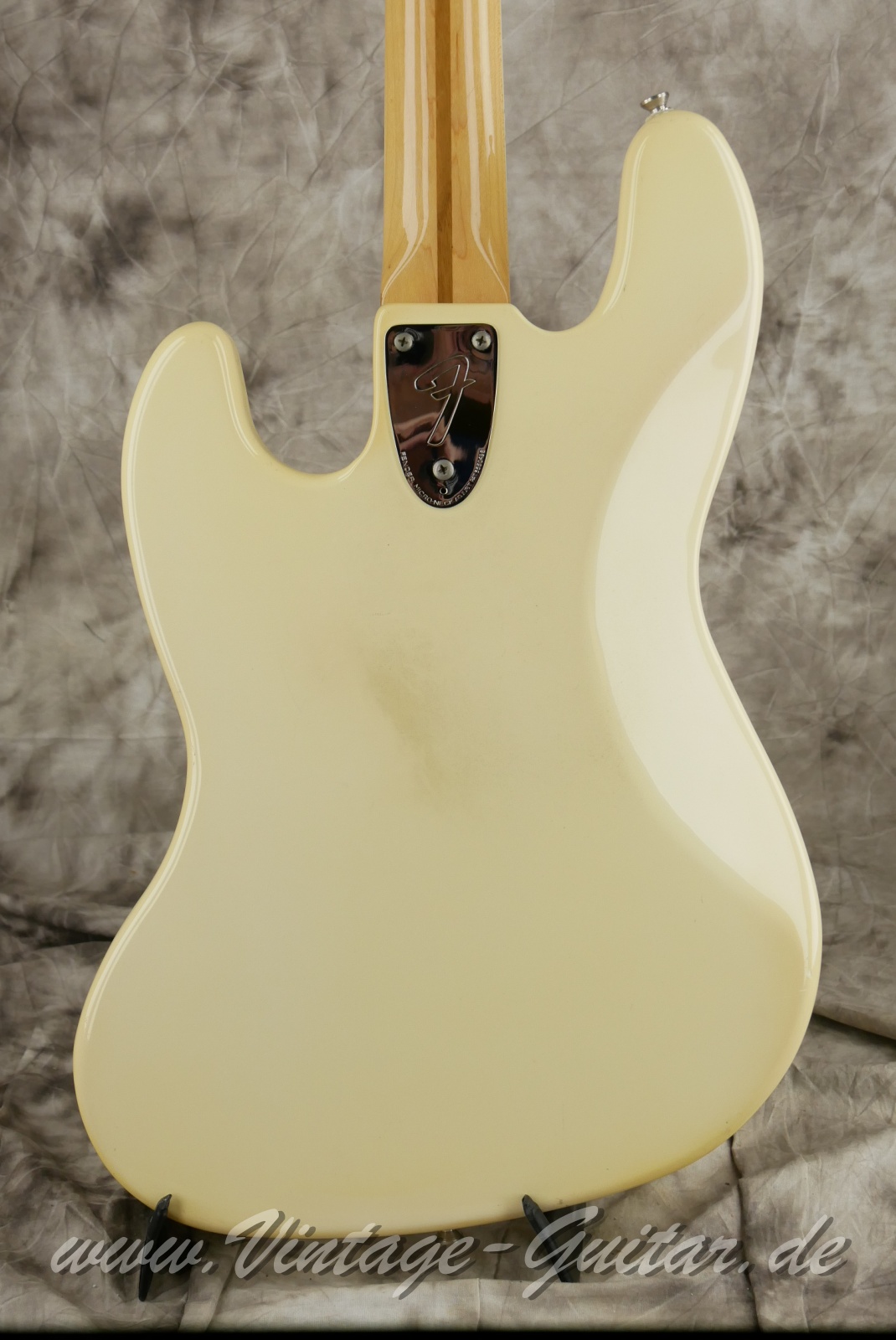 img/vintage/6209/Fender_Jazz_Bass_olympic_white_USA_1980-008.JPG