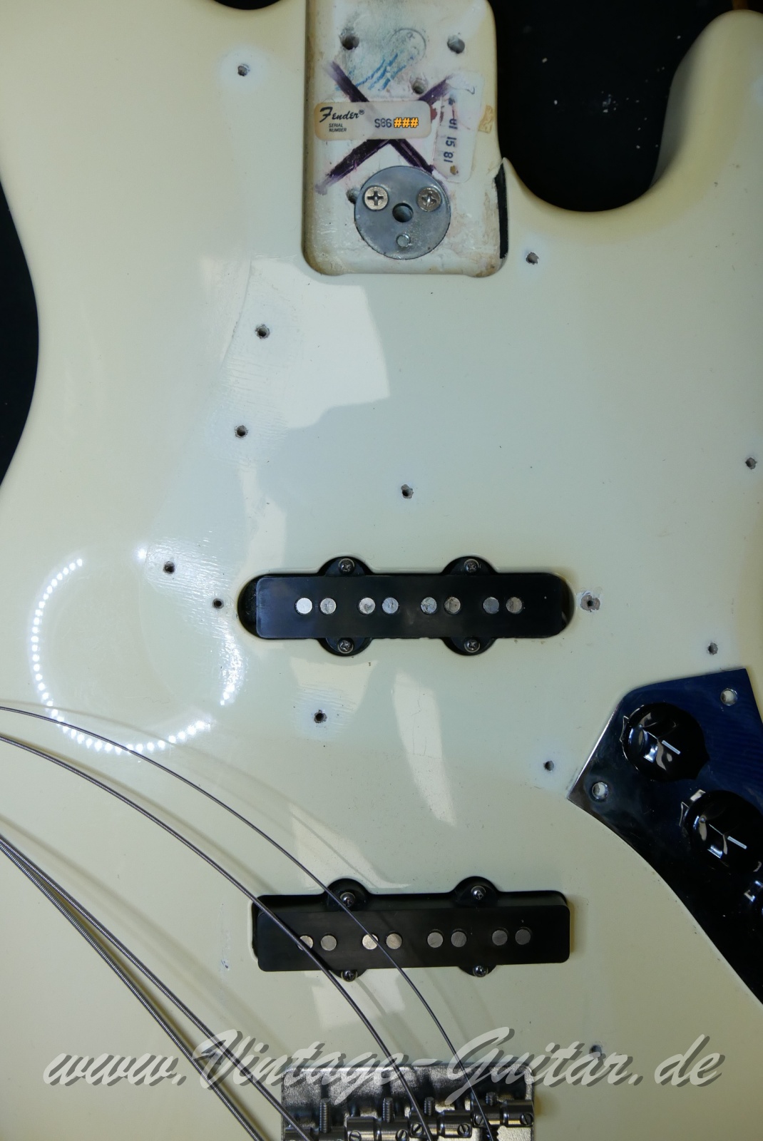 img/vintage/6209/Fender_Jazz_Bass_olympic_white_USA_1980-016.JPG