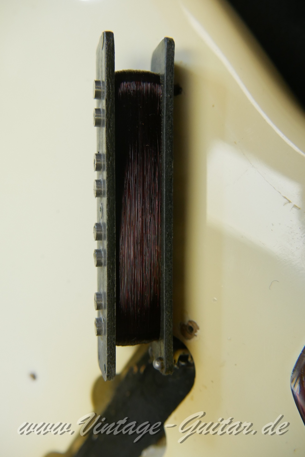 img/vintage/6209/Fender_Jazz_Bass_olympic_white_USA_1980-021.JPG