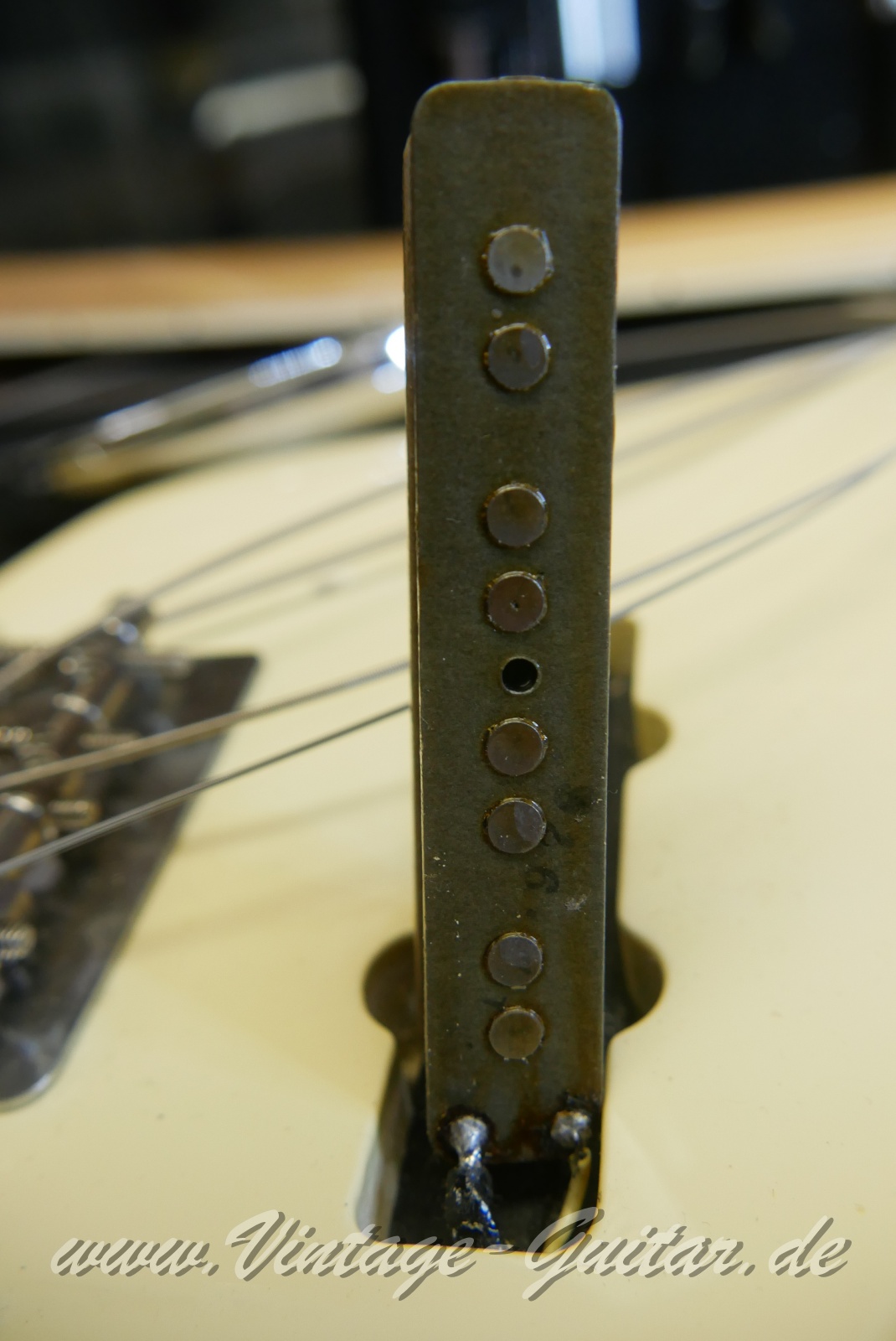 img/vintage/6209/Fender_Jazz_Bass_olympic_white_USA_1980-022.JPG