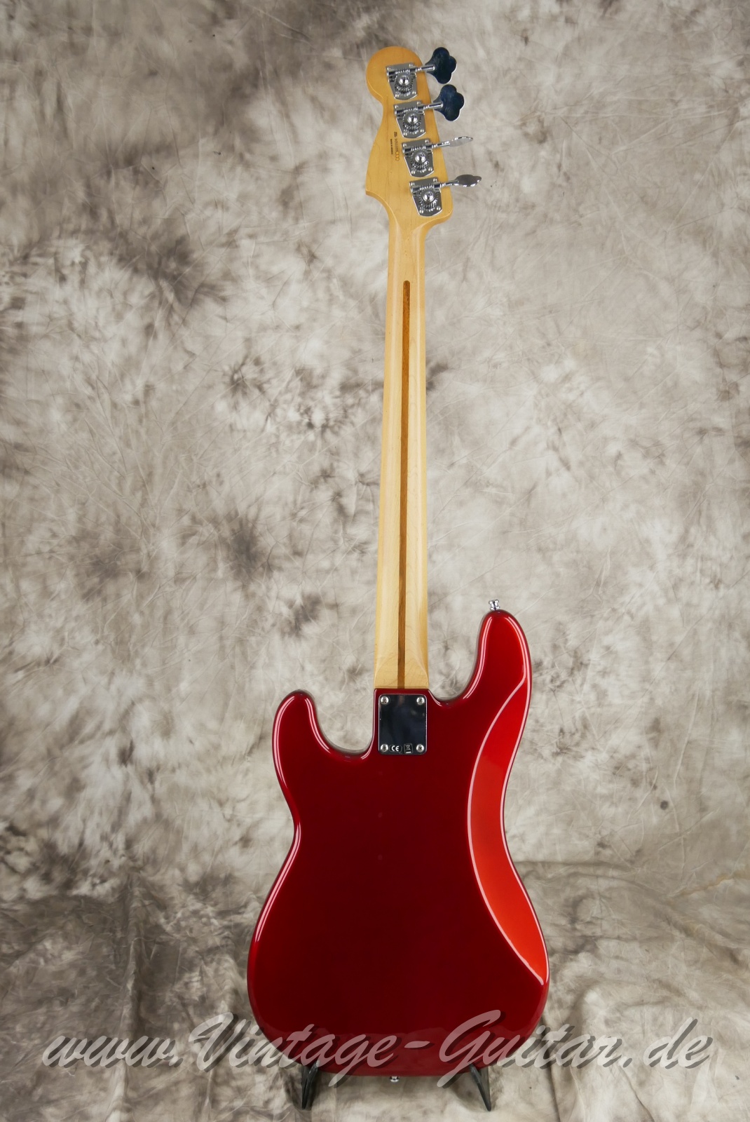 Fender_Precision_candy_apple_red_Mexico_2013-002.JPG