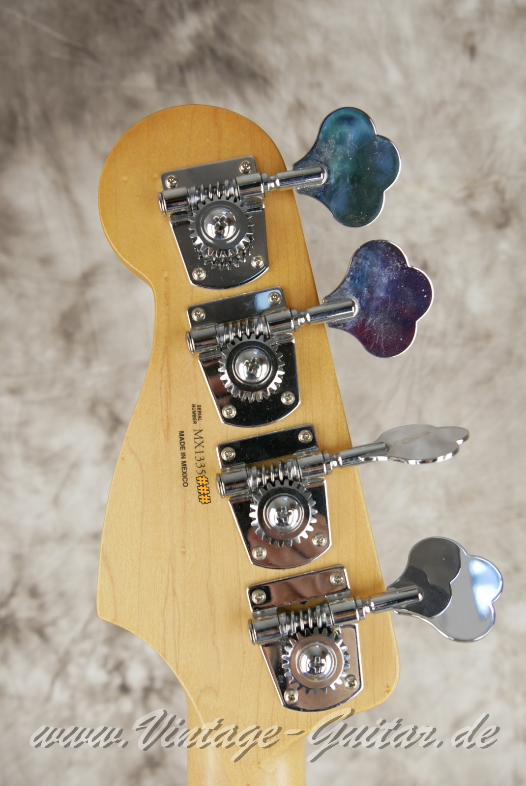 Fender_Precision_candy_apple_red_Mexico_2013-004.JPG