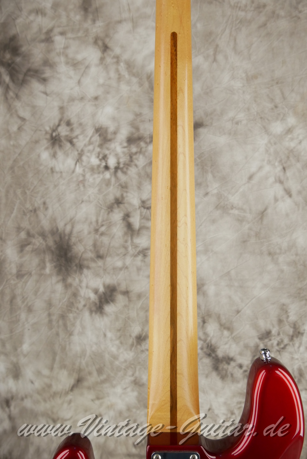 Fender_Precision_candy_apple_red_Mexico_2013-006.JPG