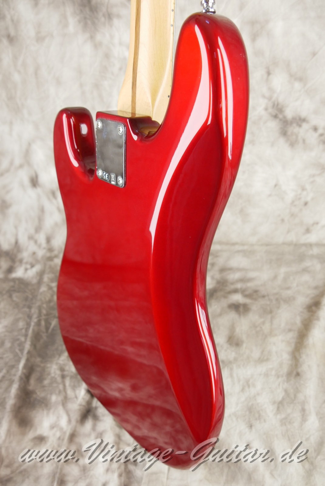 Fender_Precision_candy_apple_red_Mexico_2013-012.JPG