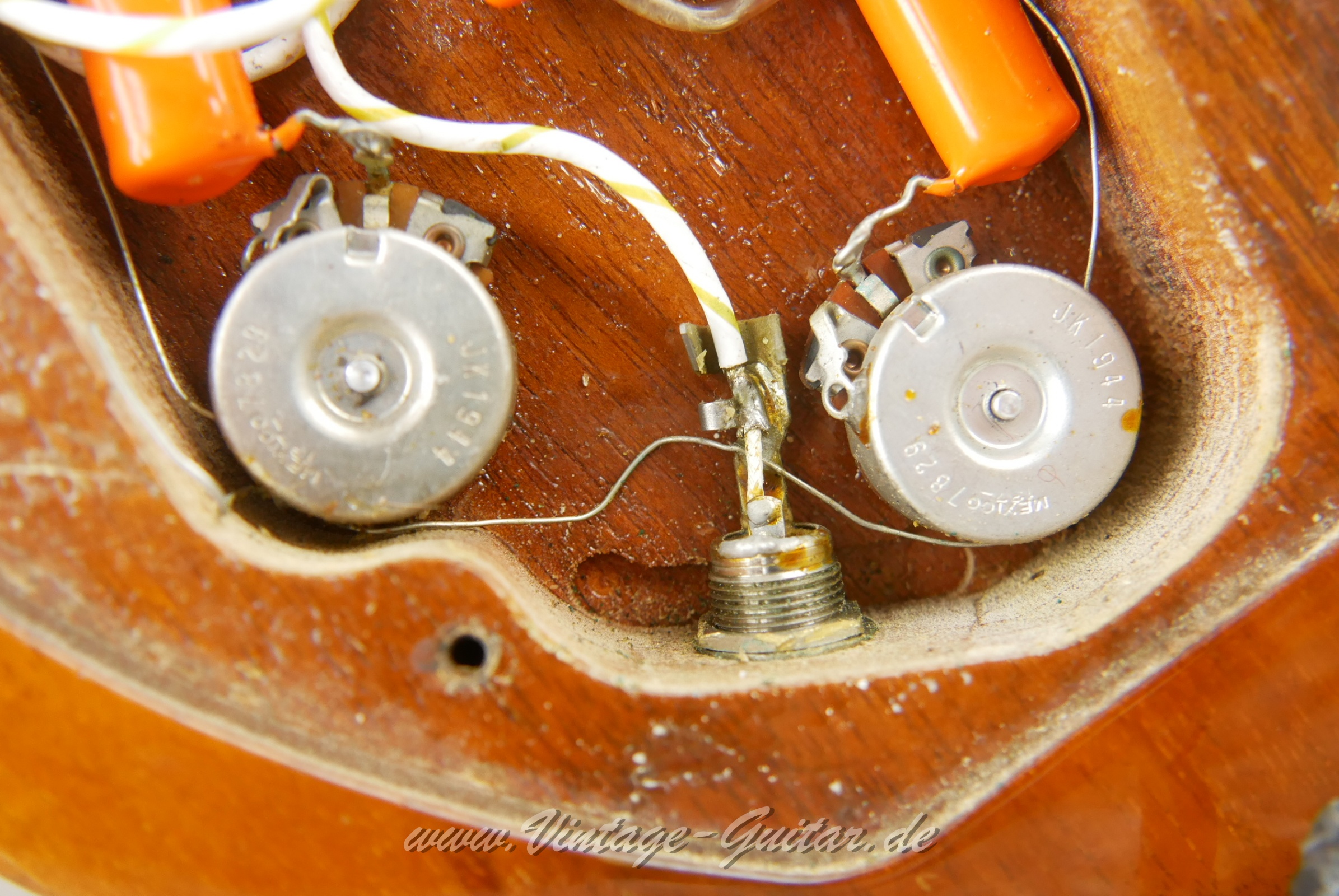 img/vintage/6213/Travis_Bean_TB_2000_Bass_Koa_USA_1979-017.JPG