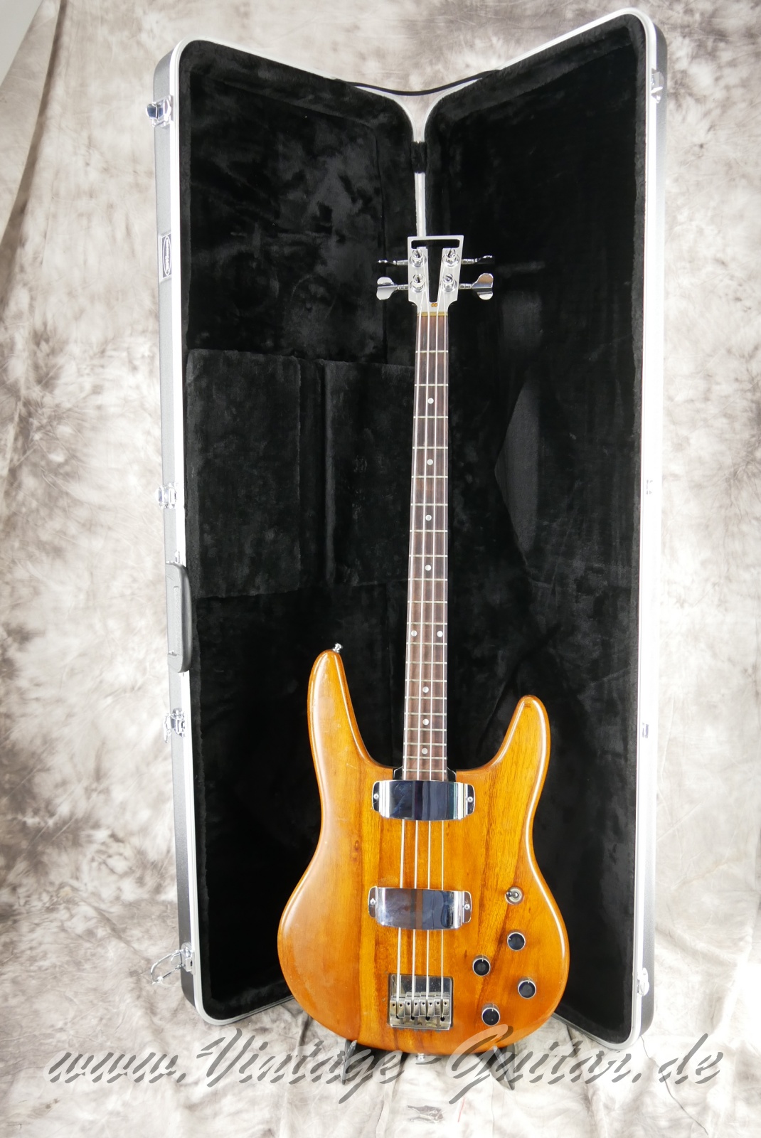 img/vintage/6213/Travis_Bean_TB_2000_Bass_Koa_USA_1979-019.JPG