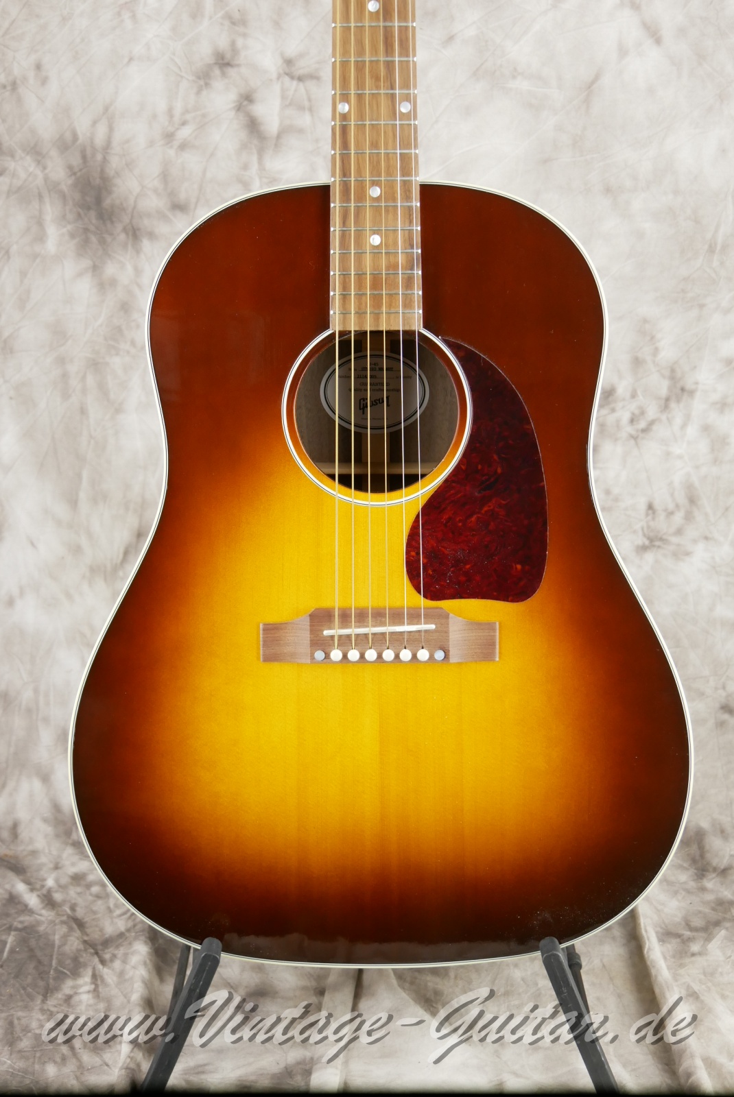 img/vintage/6214/Gibson_J_45_Studio_walnut_sunburst_USA_2023-007.JPG