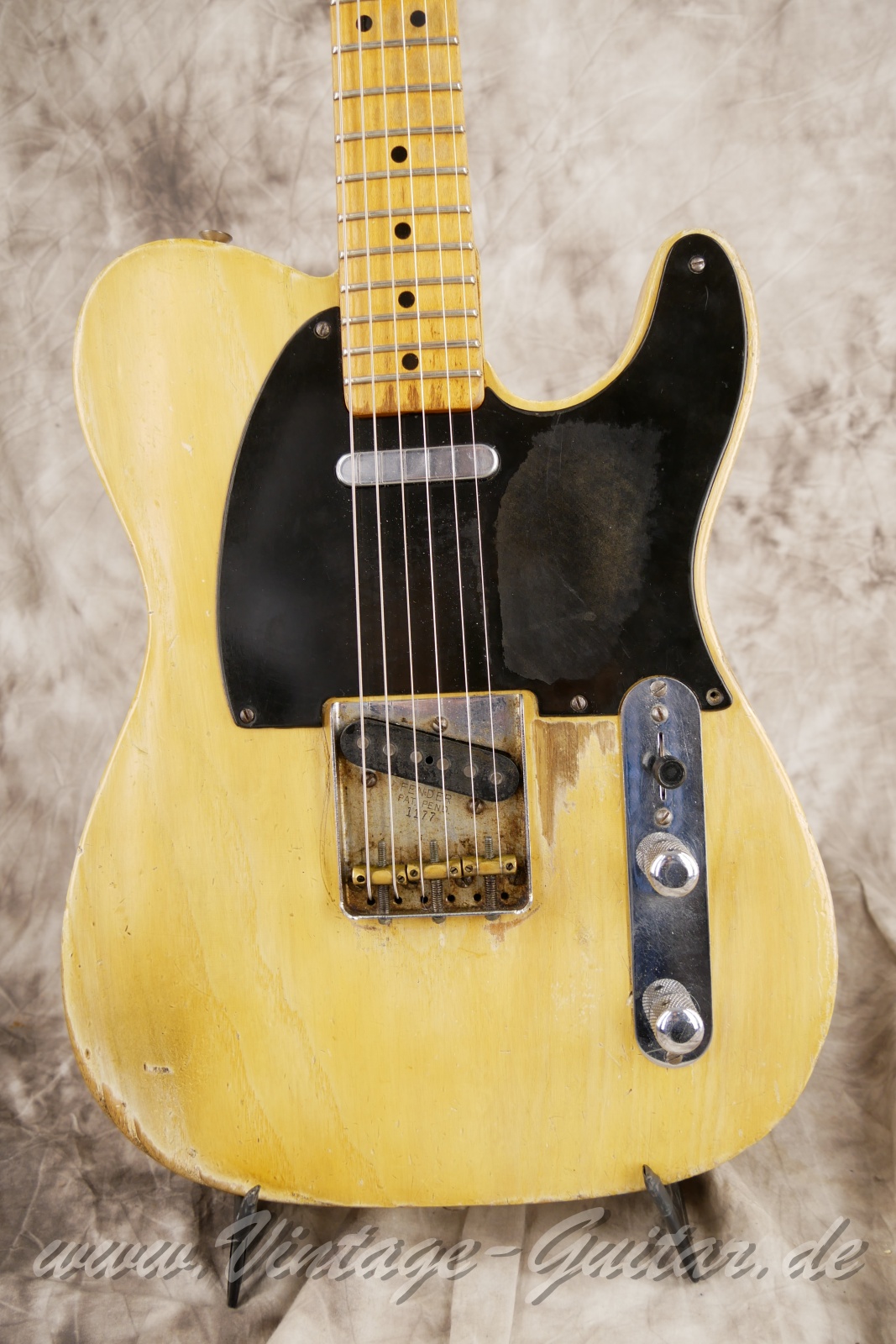 Fender-Telecaster-Nocaster-1951-003.JPG