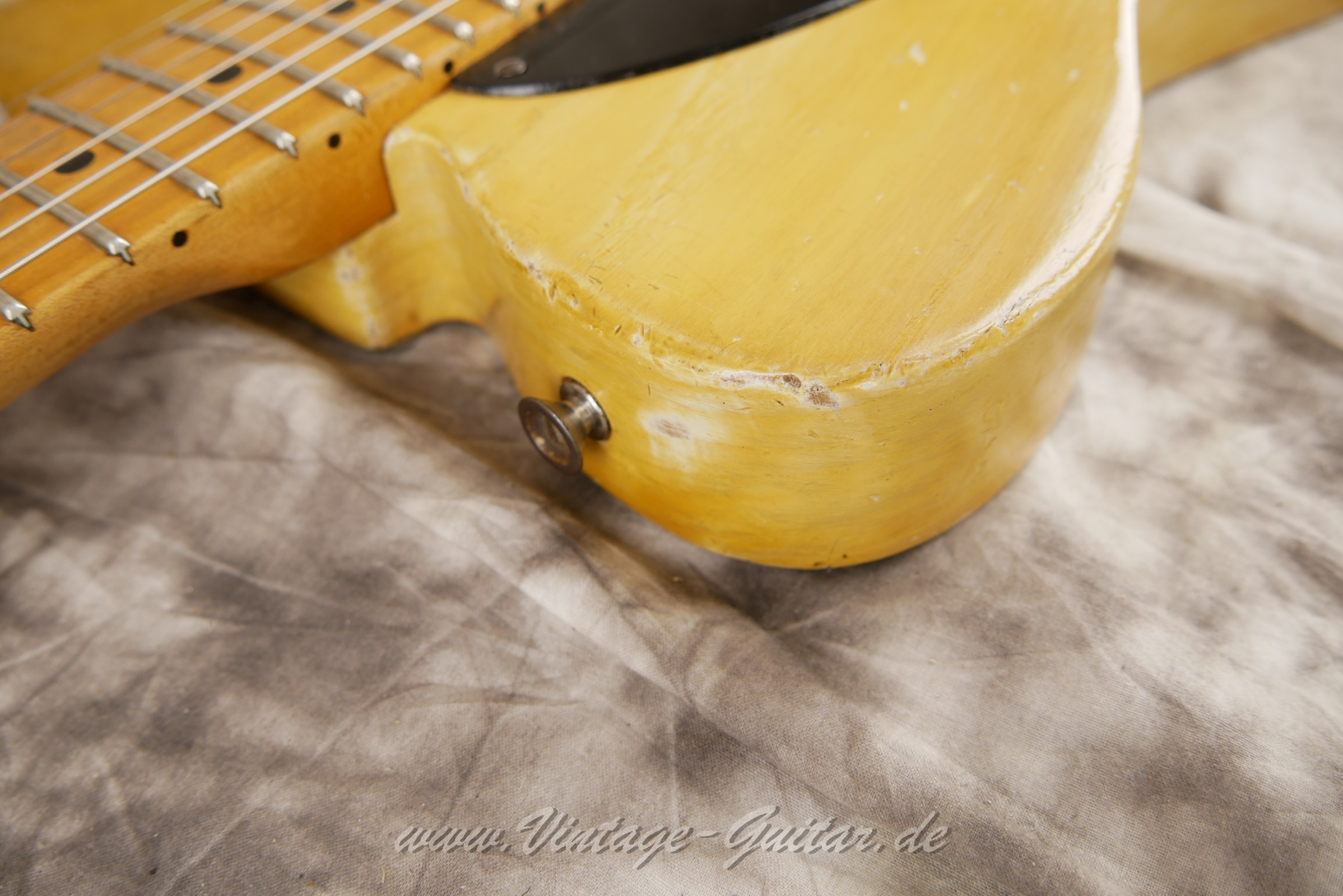 Fender-Telecaster-Nocaster-1951-020.JPG