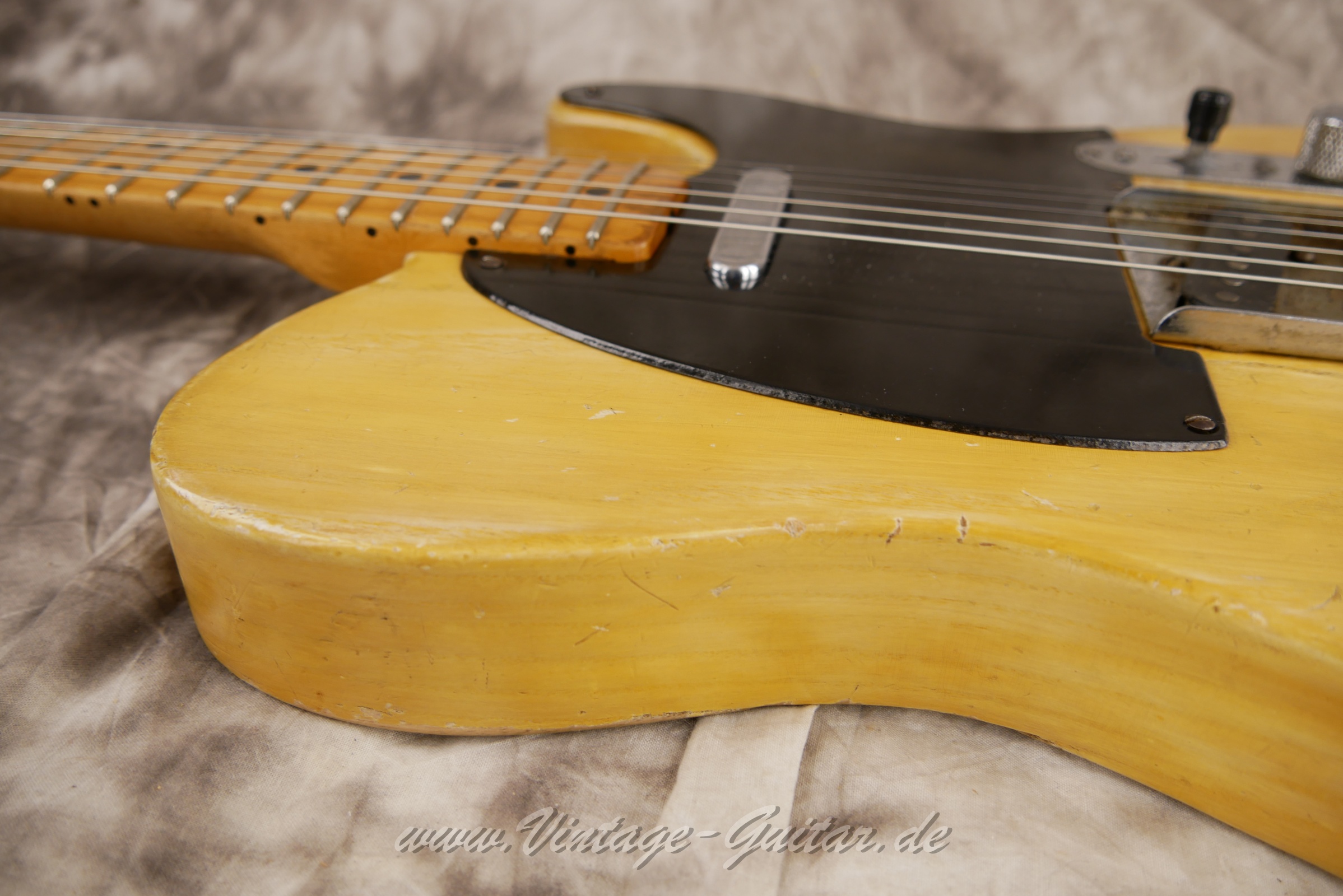 Fender-Telecaster-Nocaster-1951-021.JPG