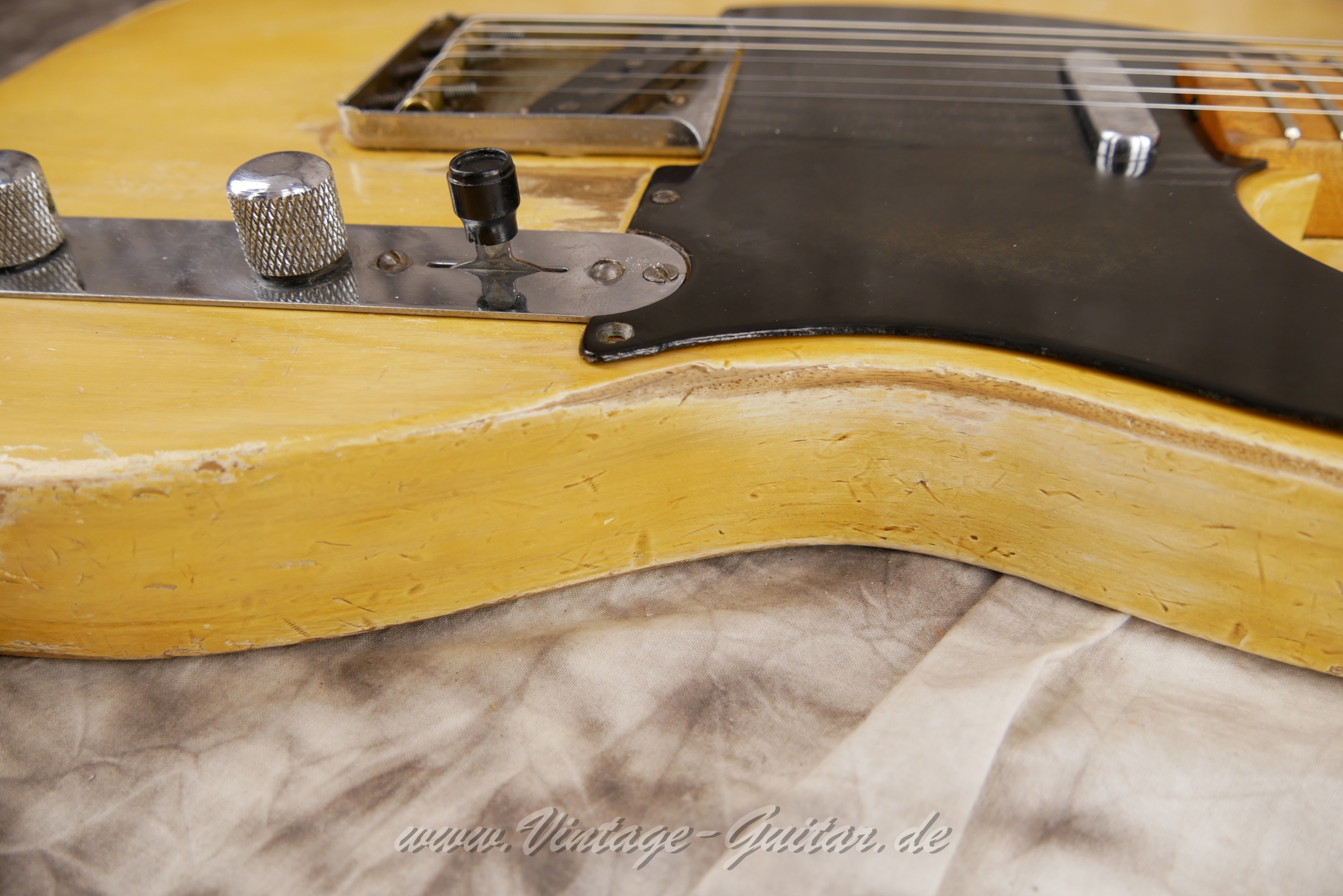 Fender-Telecaster-Nocaster-1951-026.JPG