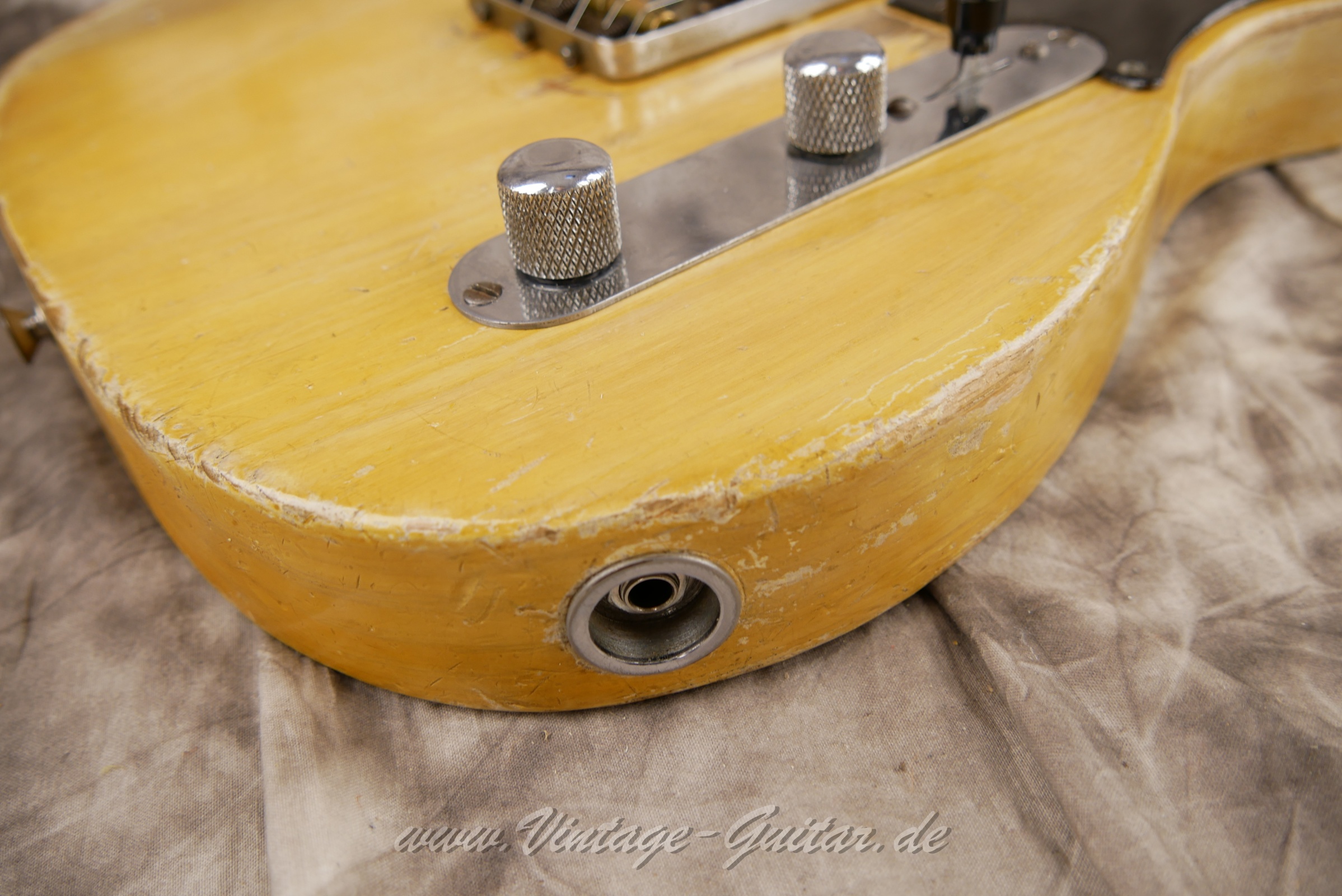 Fender-Telecaster-Nocaster-1951-027.JPG