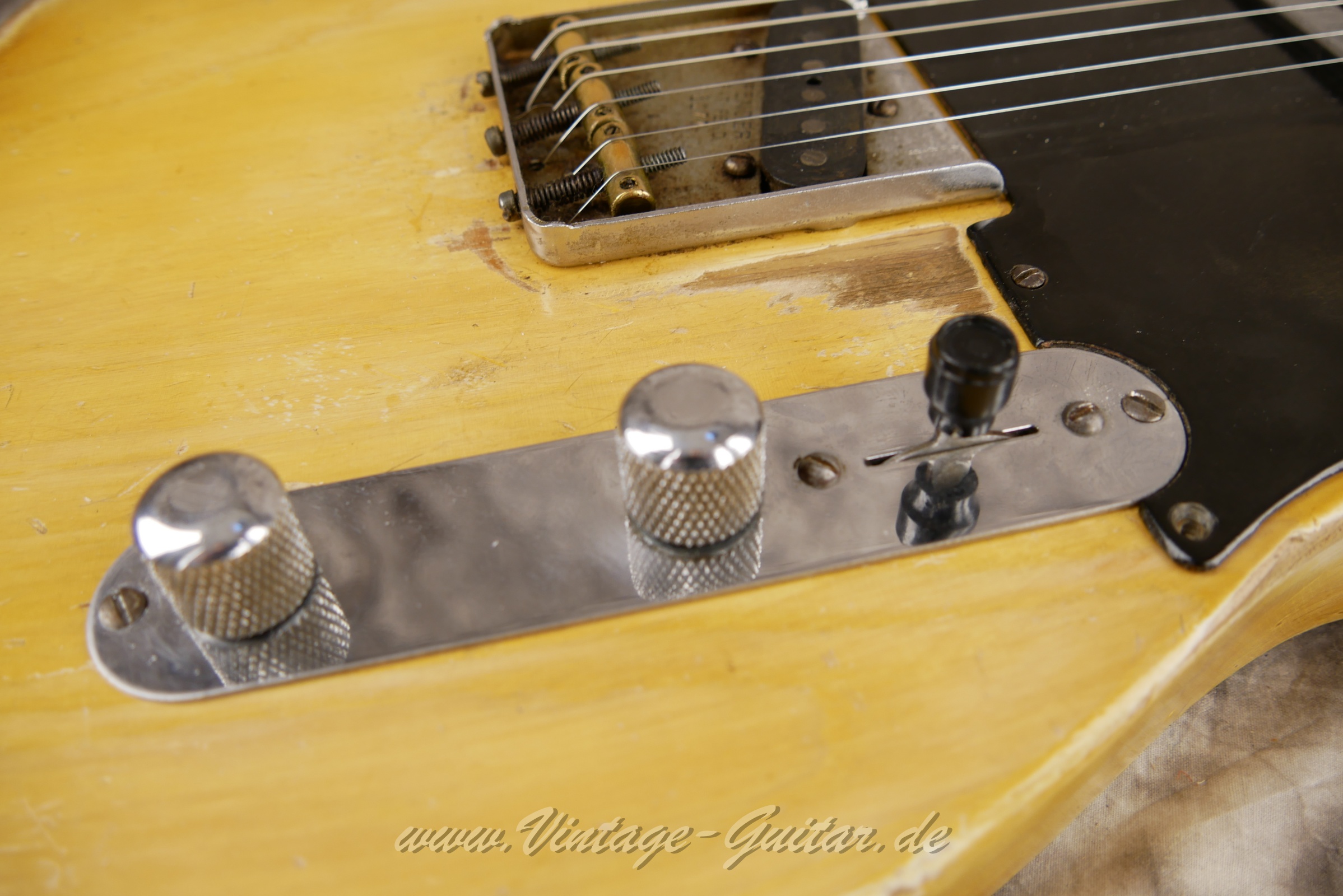 Fender-Telecaster-Nocaster-1951-028.JPG
