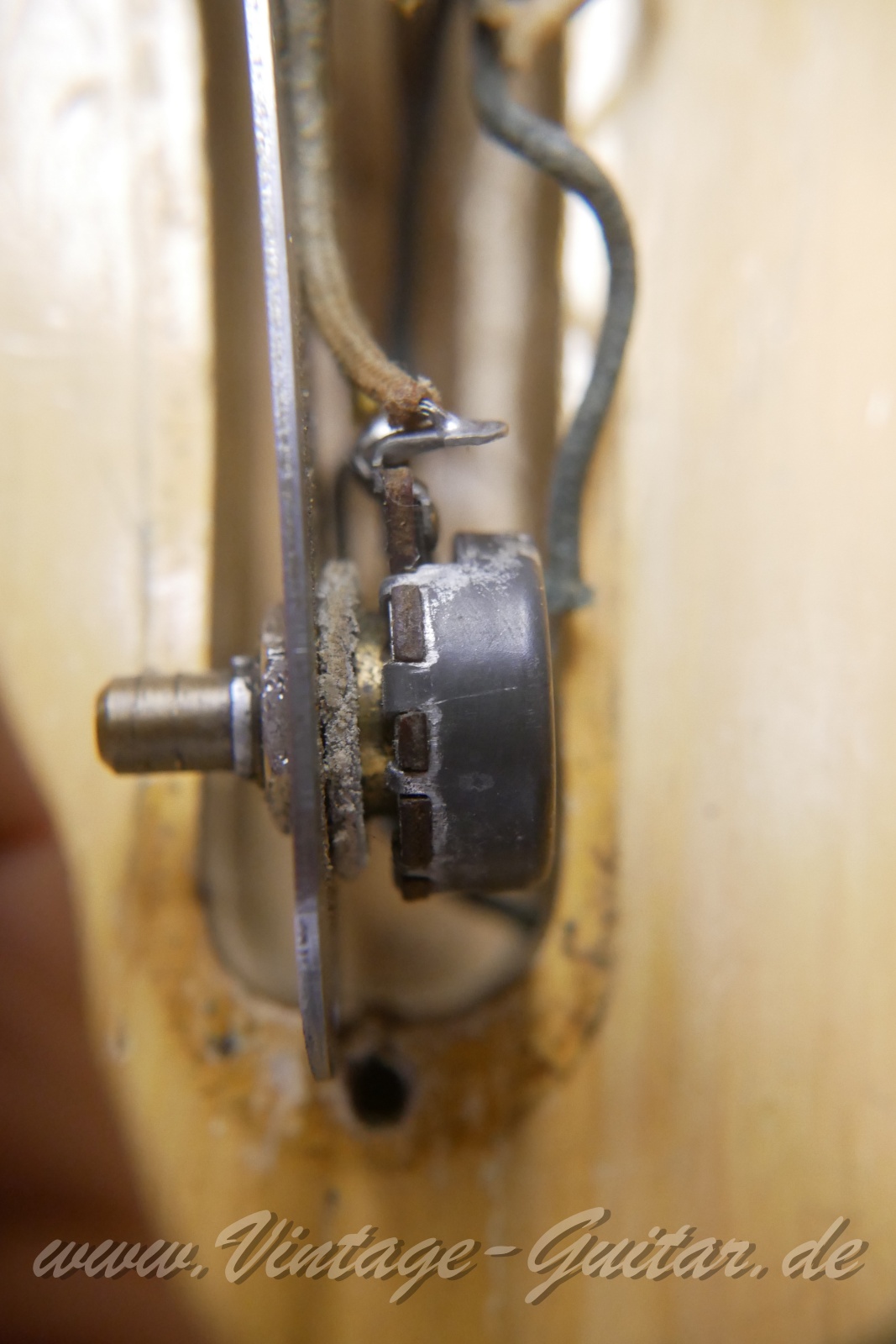 Fender-Telecaster-Nocaster-1951-049.JPG