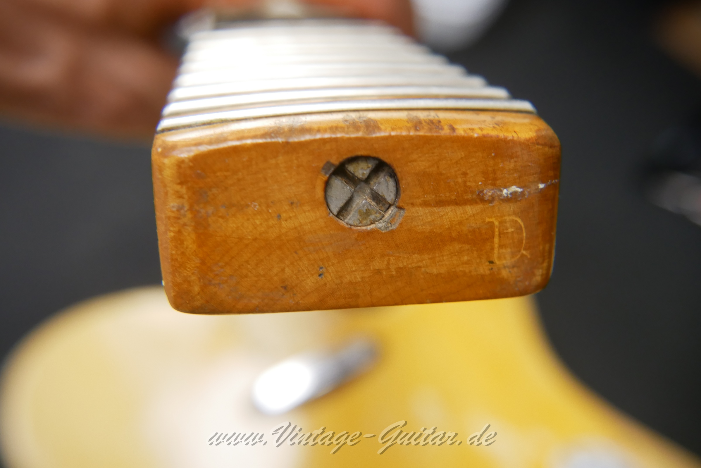 Fender-Telecaster-Nocaster-1951-056.JPG