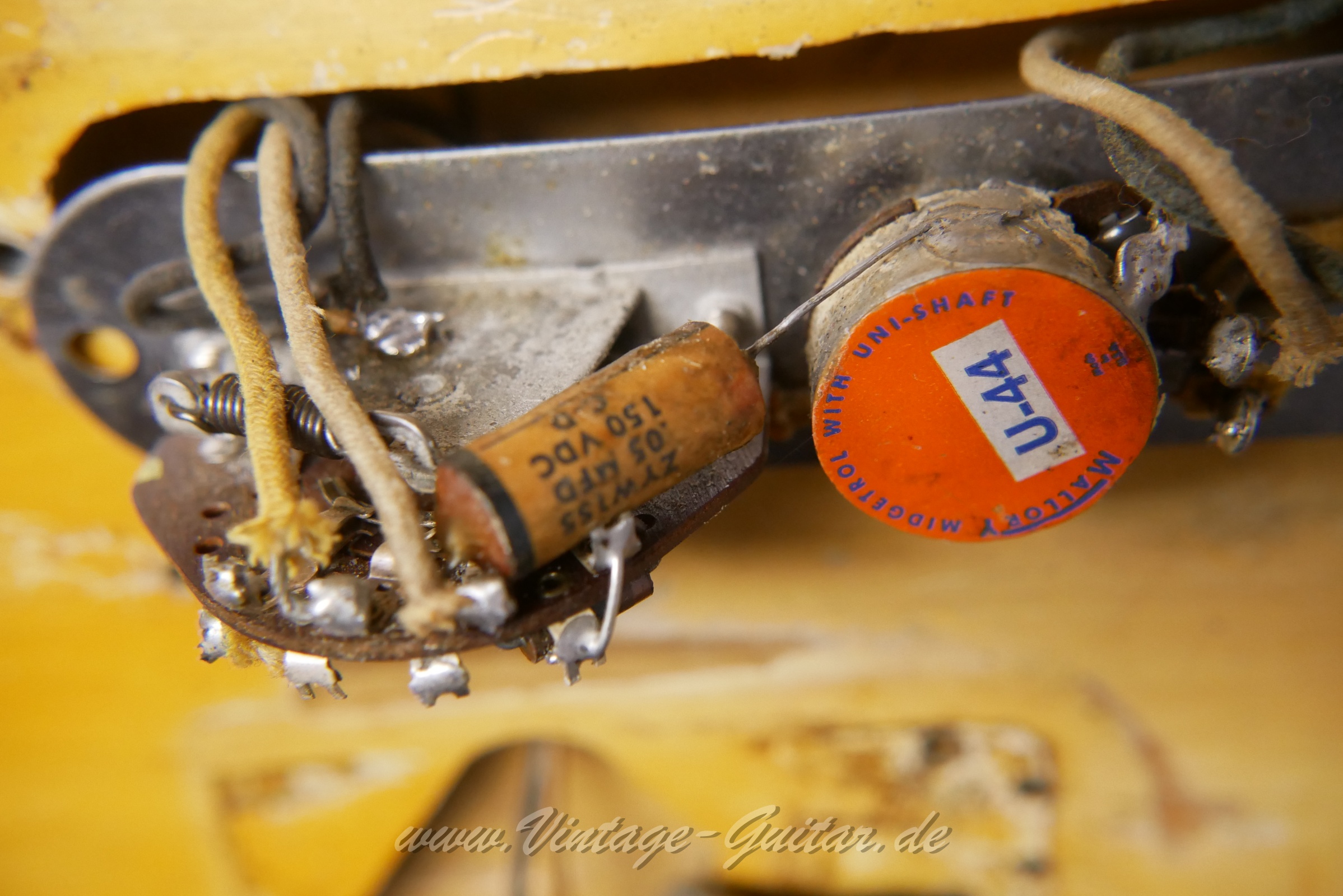 Fender-Telecaster-Nocaster-1951-059.JPG