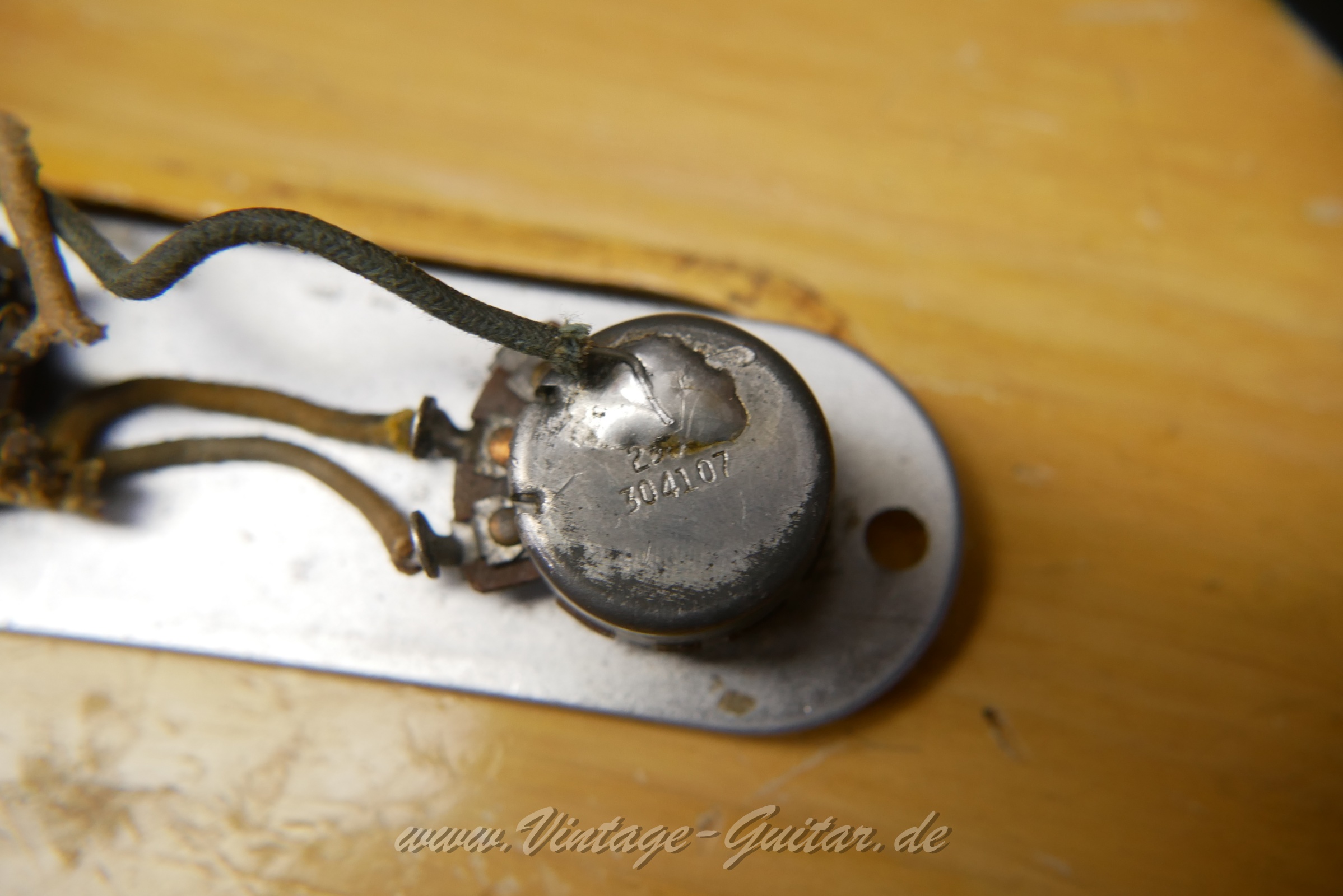 Fender-Telecaster-Nocaster-1951-060.JPG