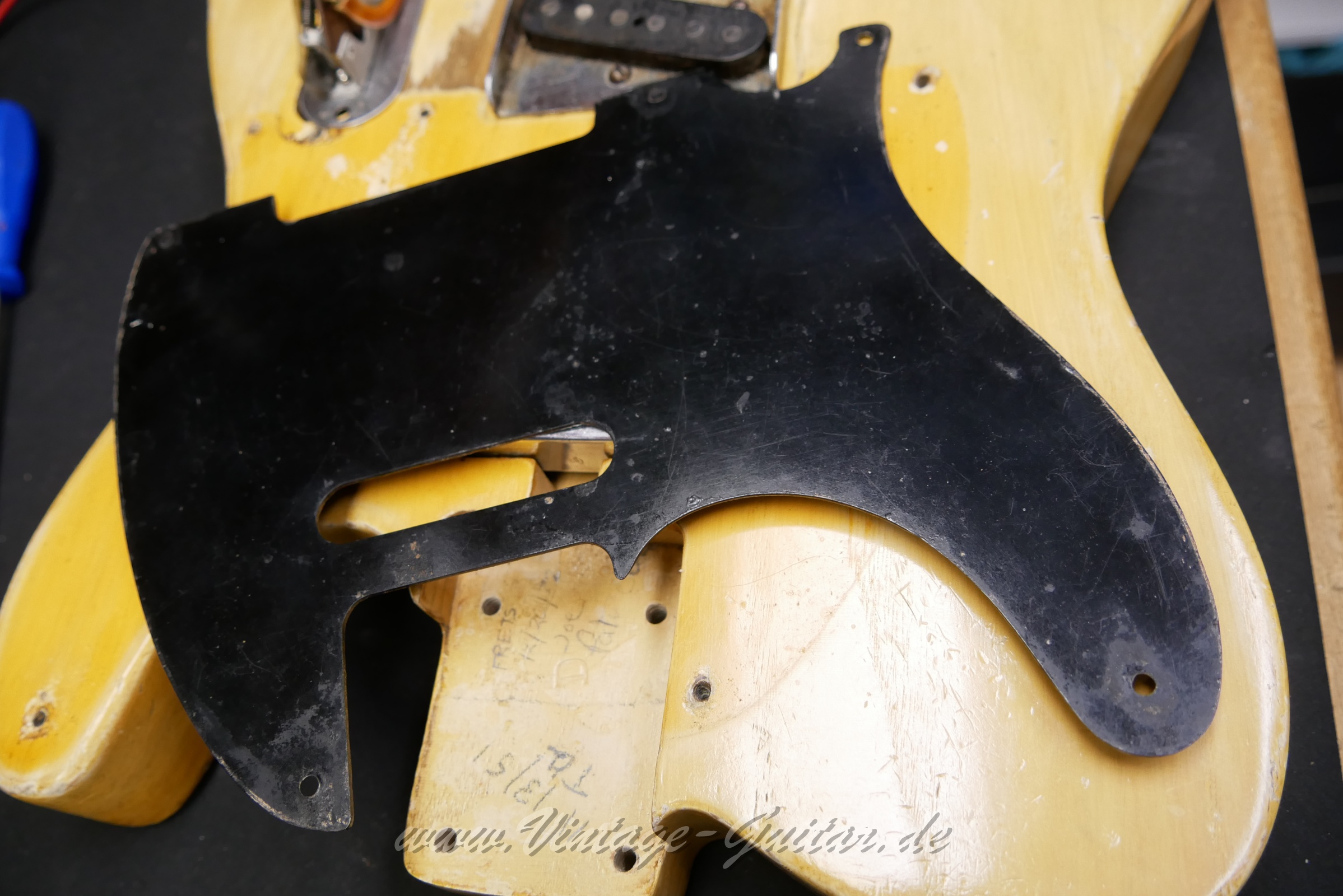 Fender-Telecaster-Nocaster-1951-061.JPG