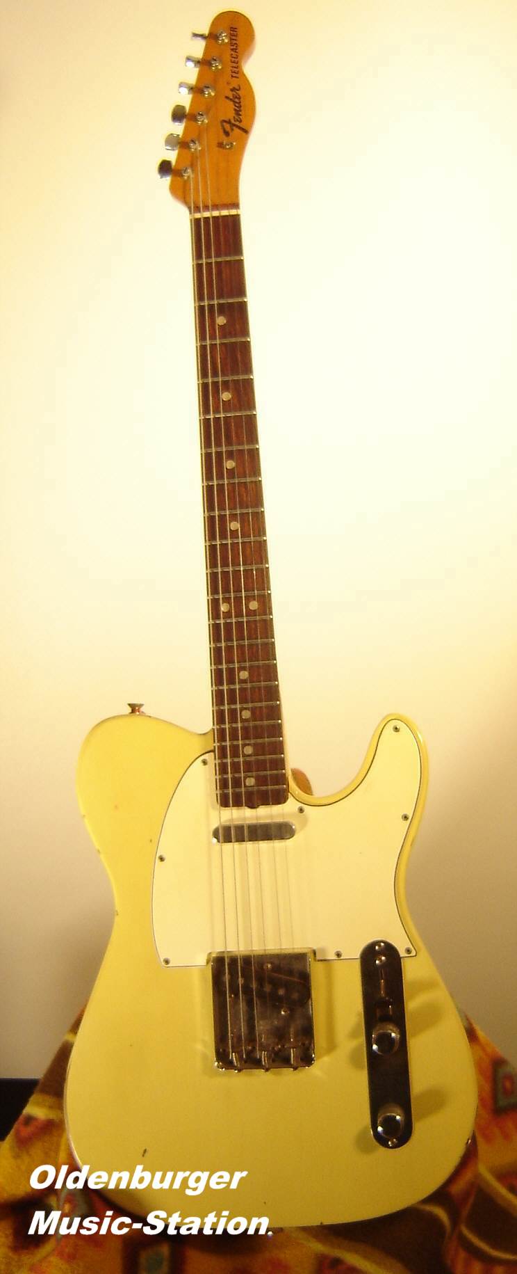 Fender-Telecaster-1967-rosewood-1.jpg
