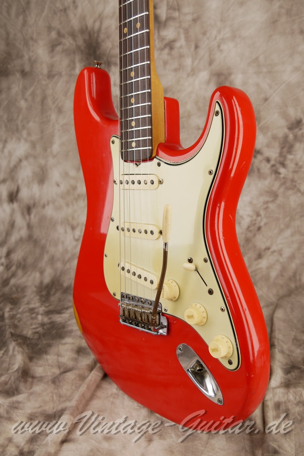 Fender-Stratocaster-1964-fiesta-red-012.JPG