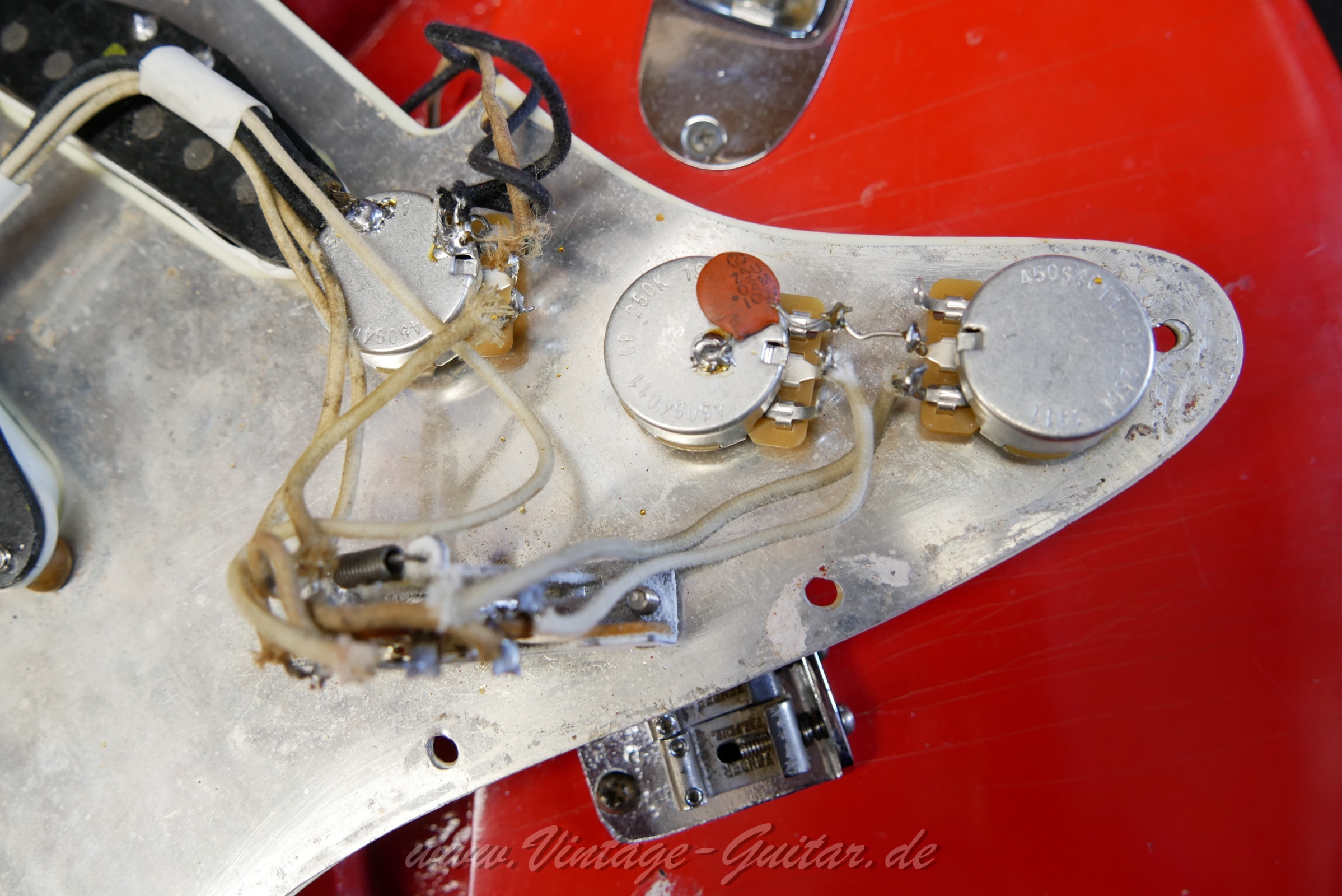 Fender-Stratocaster-1964-fiesta-red-032.jpg