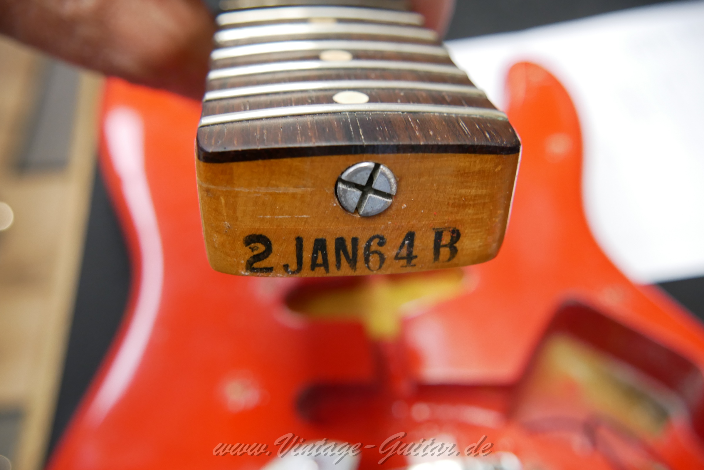 Fender-Stratocaster-1964-fiesta-red-041.jpg