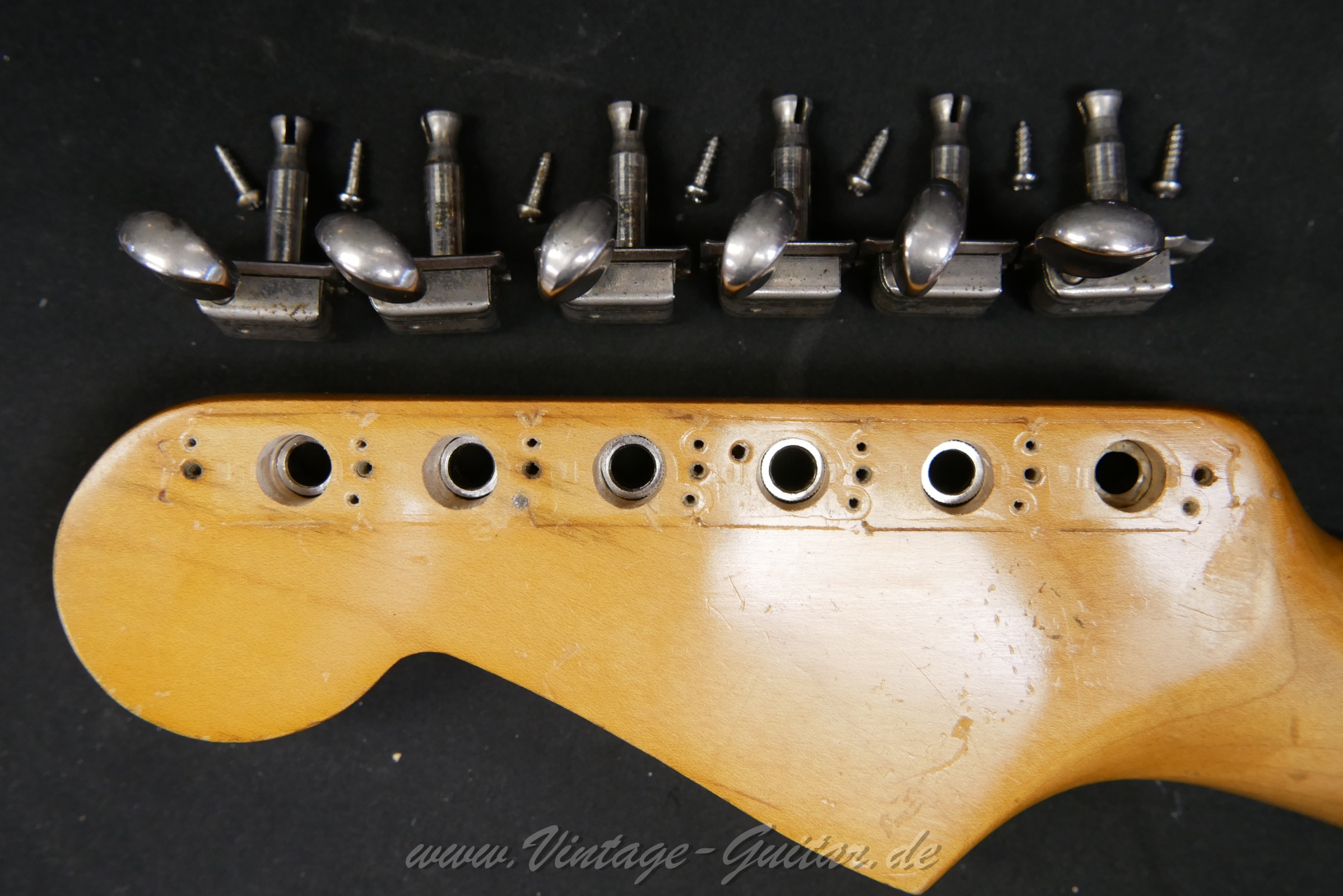Fender-Stratocaster-1964-fiesta-red-042.jpg