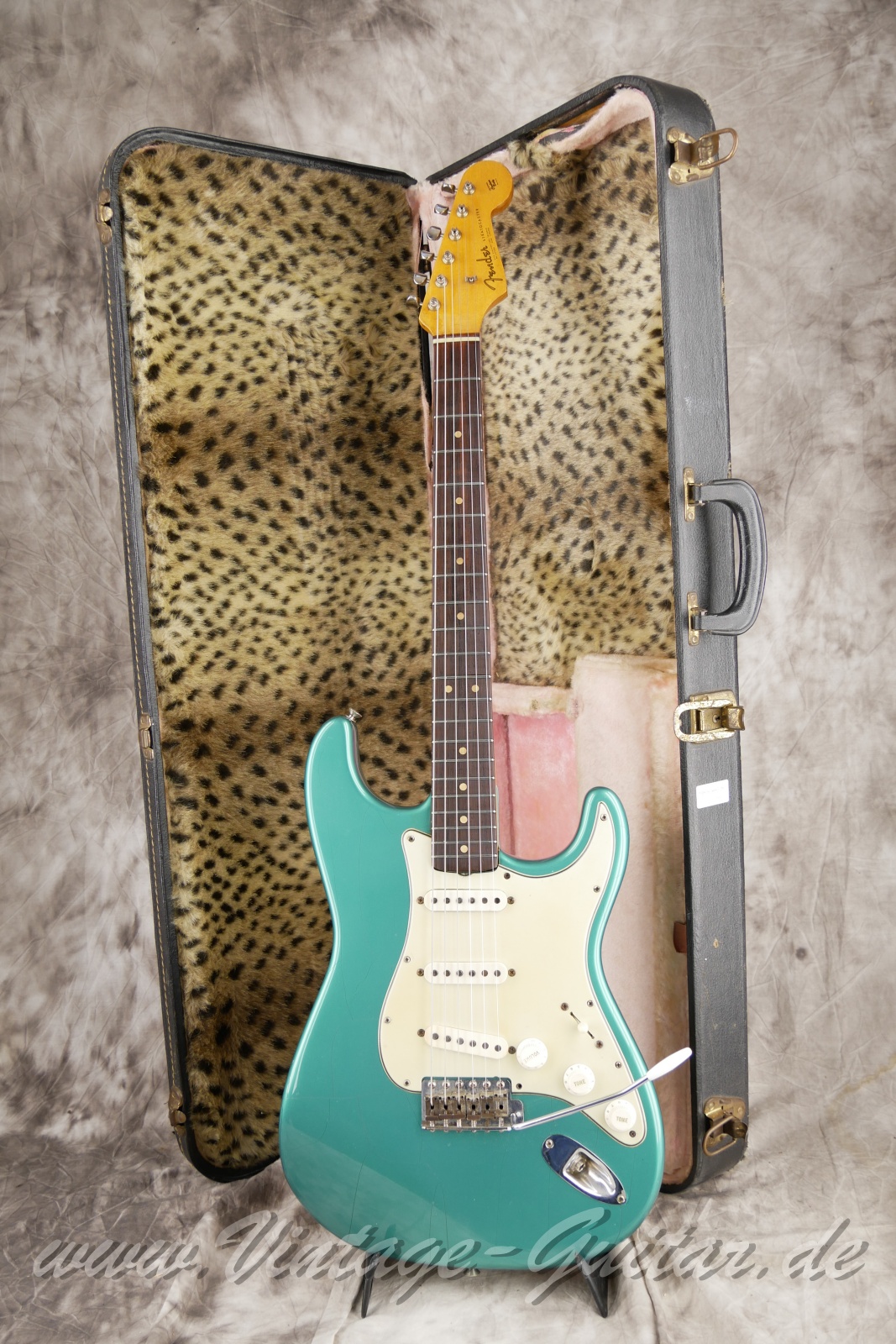 Fender-Stratocaster-1963-lake-placid-blue-025.JPG