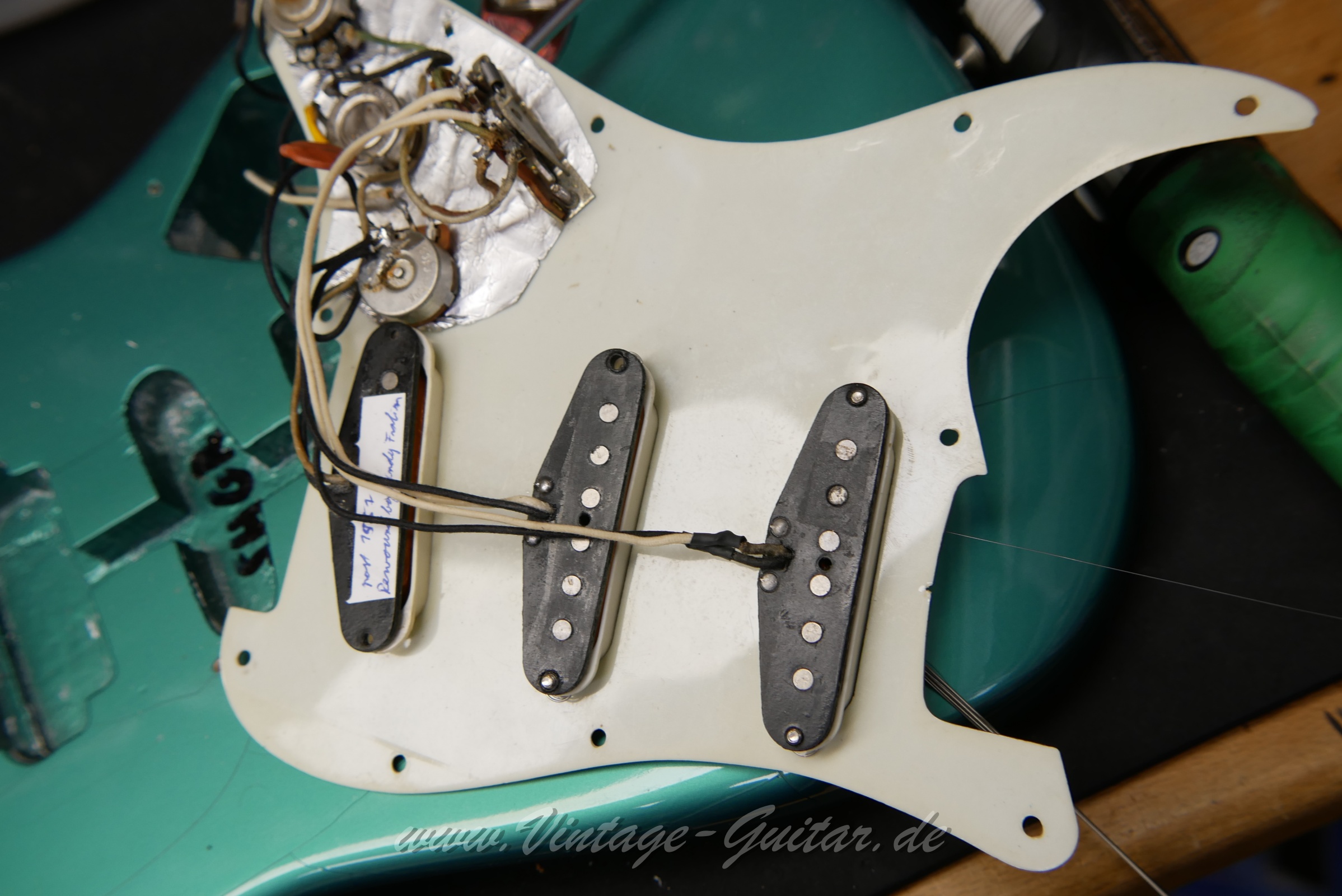 Fender-Stratocaster-1963-lake-placid-blue-030.JPG