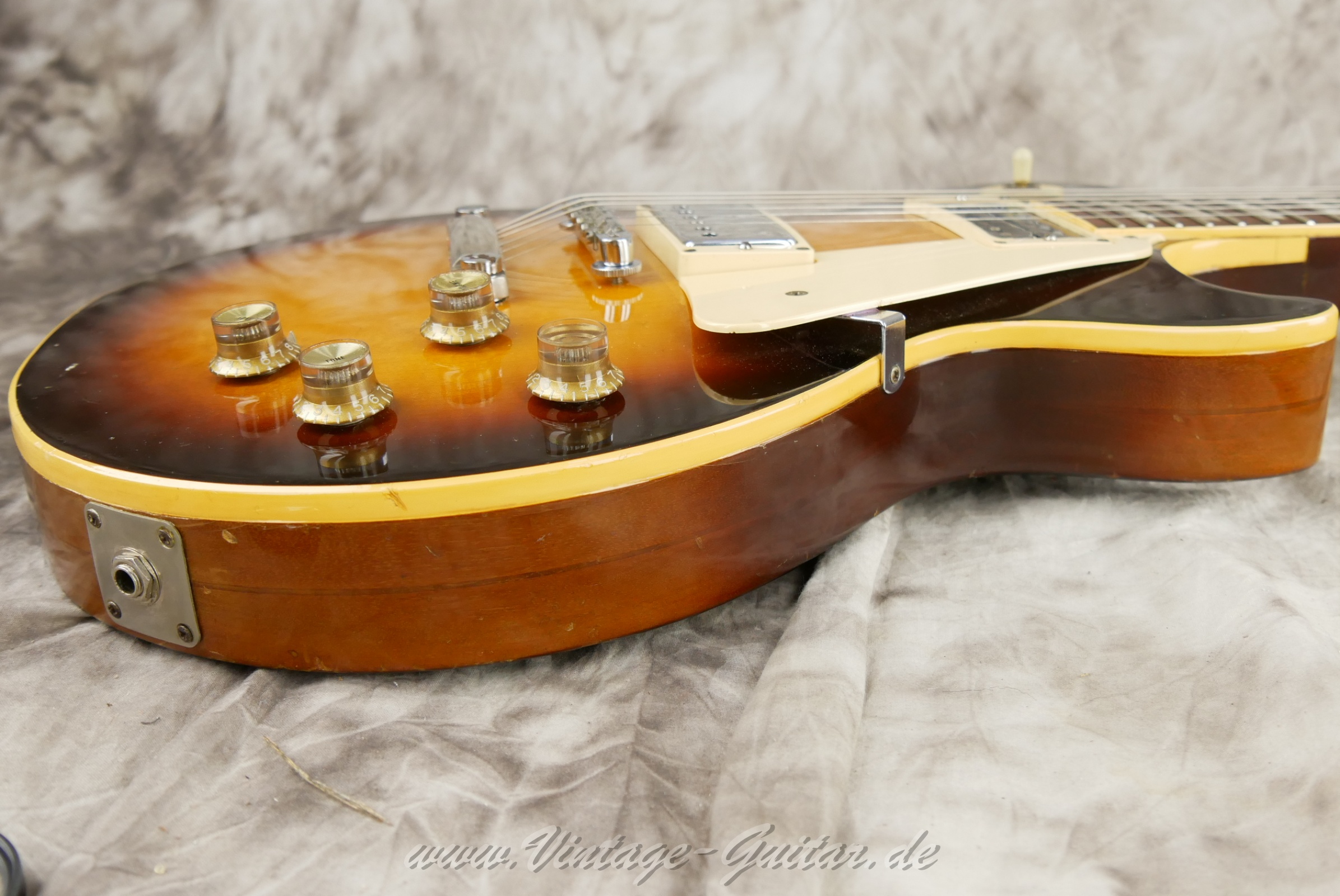 img/vintage/6227/gibson_lespaul_Standard_1974_tobacco_sunburst_usa-030.jpg
