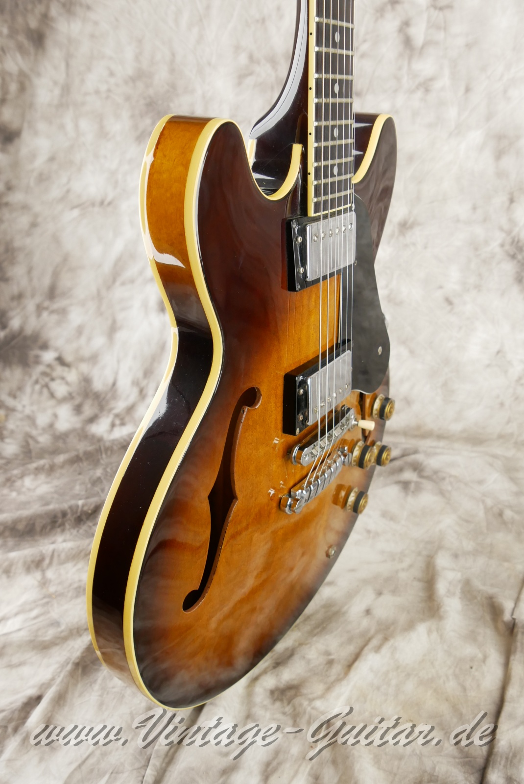 img/vintage/6228/Ibanez_AS_50_Artist_sunburst_Japan_1982-009.JPG