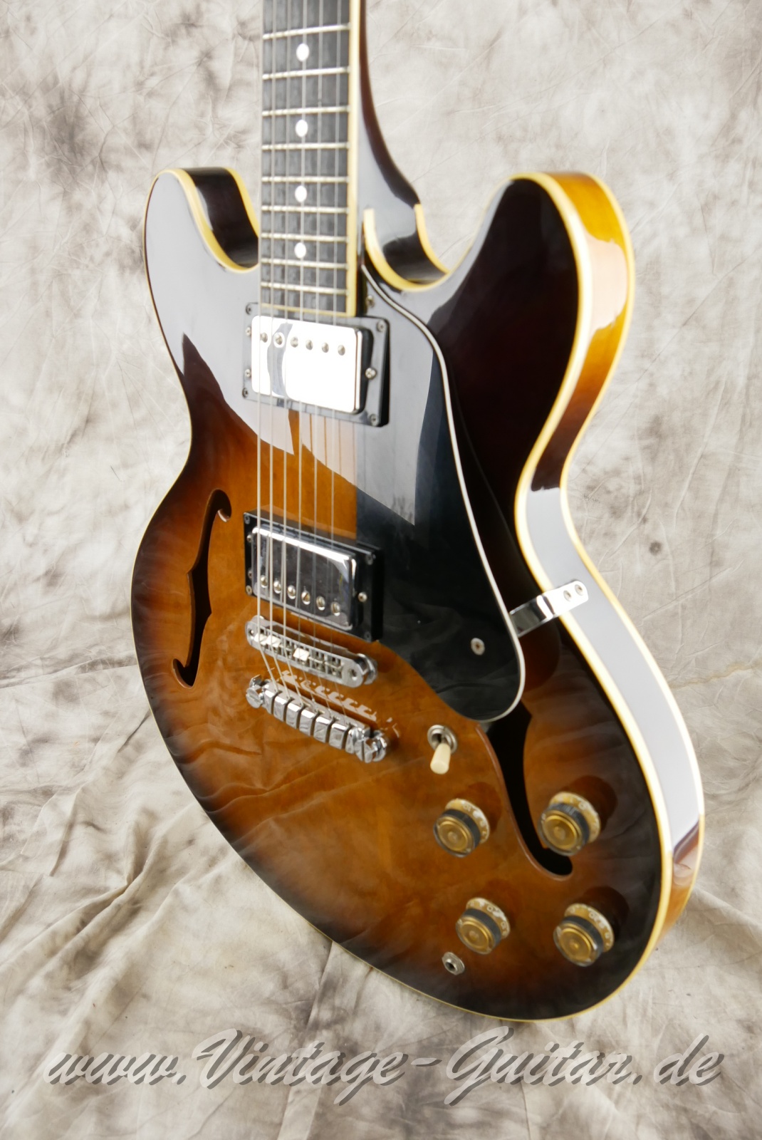 img/vintage/6228/Ibanez_AS_50_Artist_sunburst_Japan_1982-010.JPG