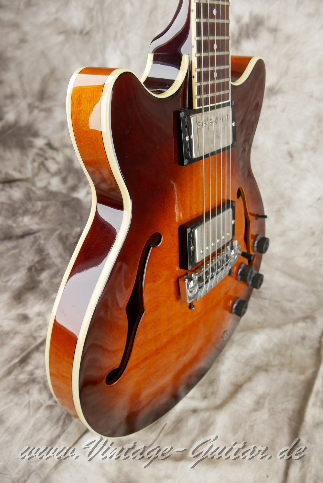 img/vintage/6230/Ibanez_AM_70_AV_sunburst_Japan_1987-009.JPG