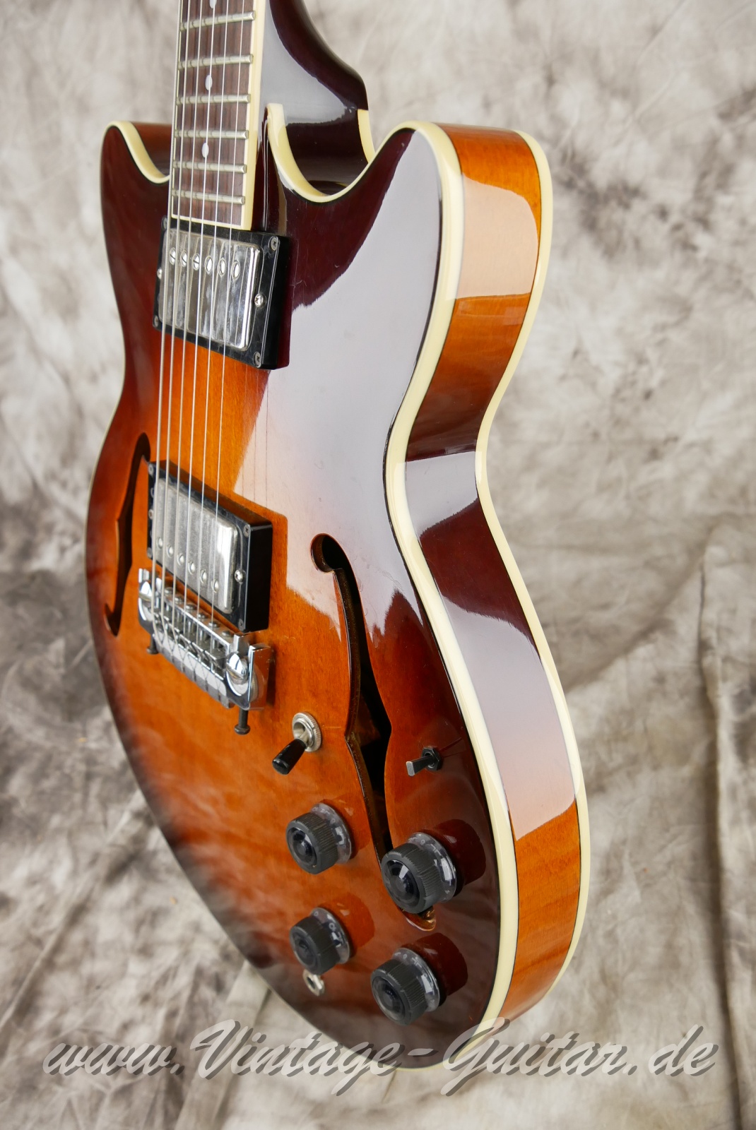 img/vintage/6230/Ibanez_AM_70_AV_sunburst_Japan_1987-010.JPG