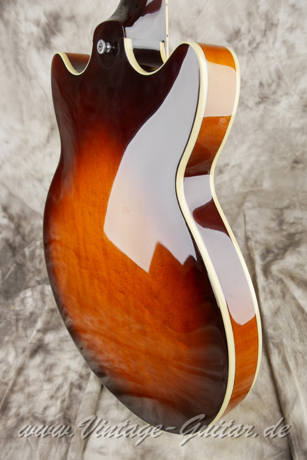img/vintage/6230/Ibanez_AM_70_AV_sunburst_Japan_1987-012.JPG
