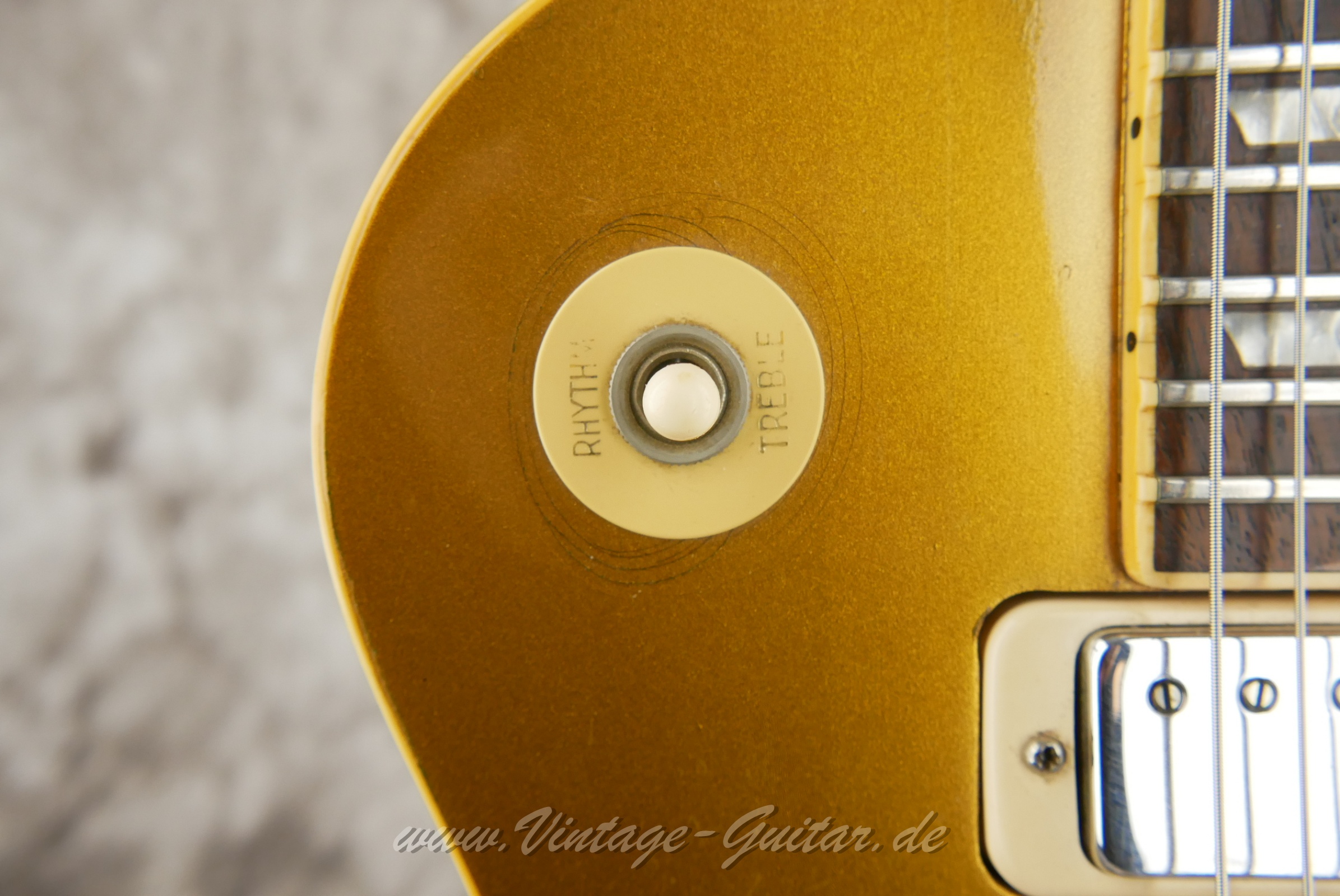 img/vintage/6233/Gibson_Les_Paul_deluxe_goldtop_1976_usa-013.JPG