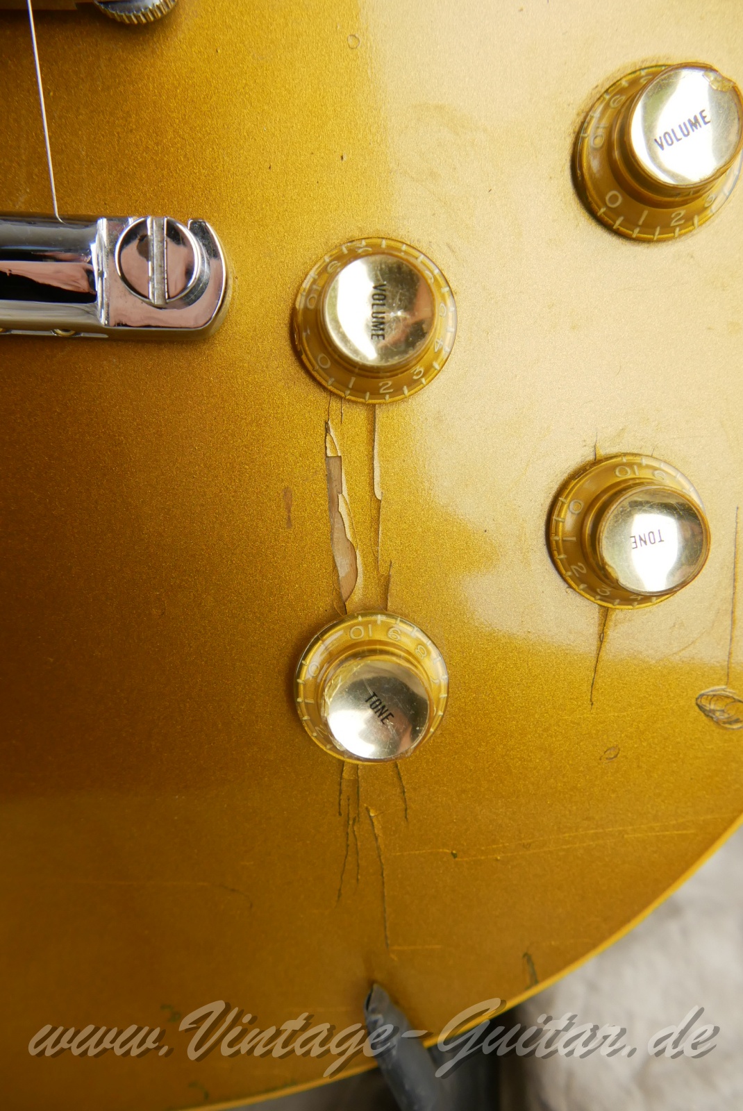 img/vintage/6233/Gibson_Les_Paul_deluxe_goldtop_1976_usa-015.JPG