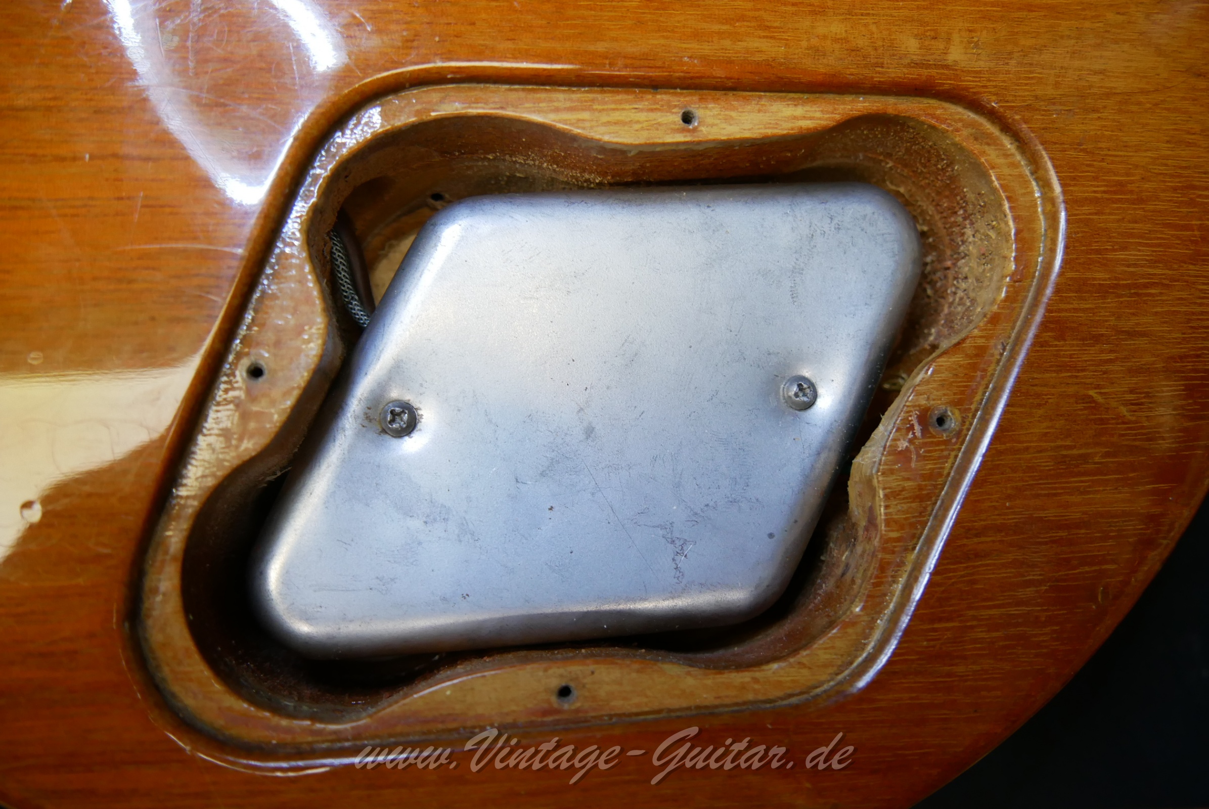 img/vintage/6233/Gibson_Les_Paul_deluxe_goldtop_1976_usa-024.JPG