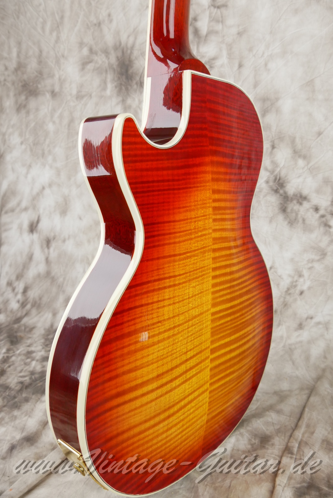 Gibson_Les_Paul_Supreme_2012_usa-011.JPG