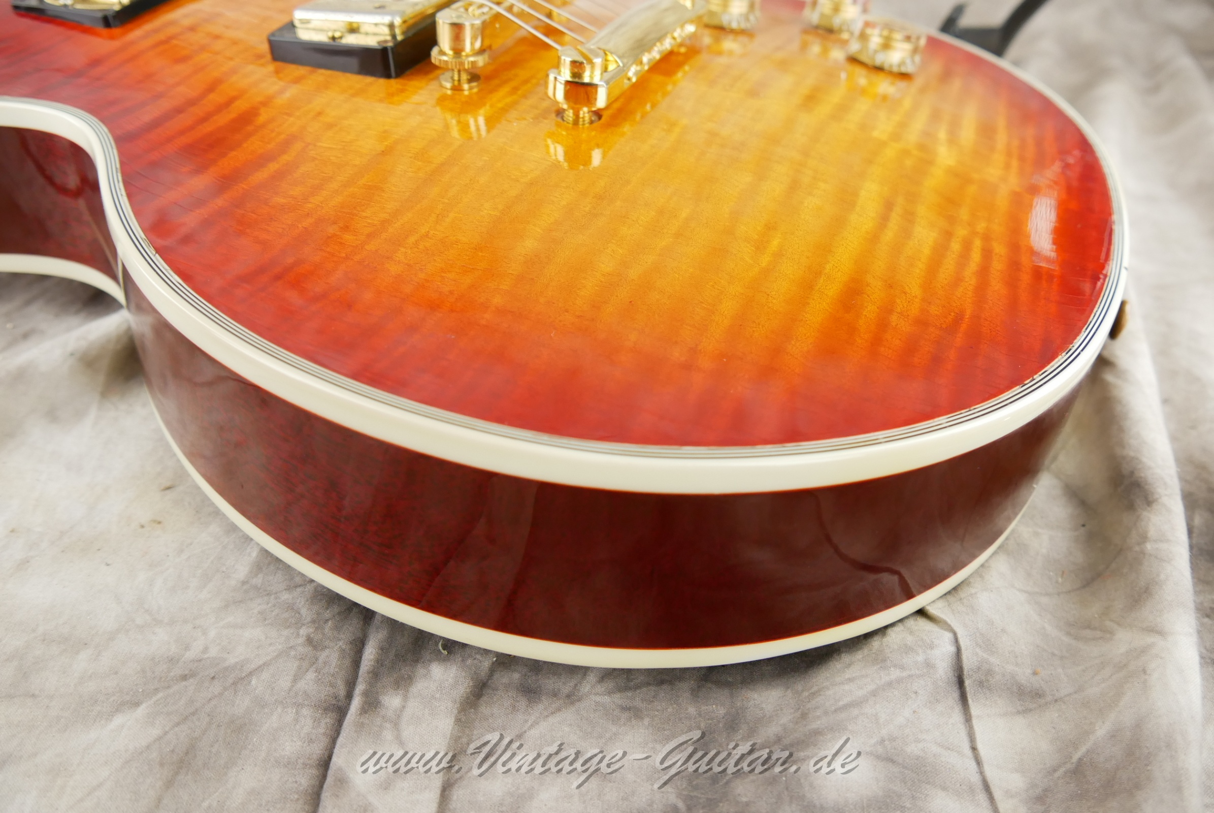 Gibson_Les_Paul_Supreme_2012_usa-020.JPG