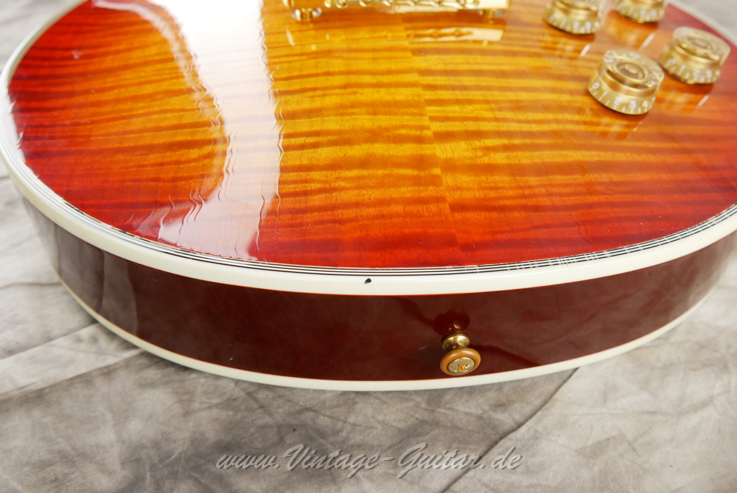 Gibson_Les_Paul_Supreme_2012_usa-021.JPG