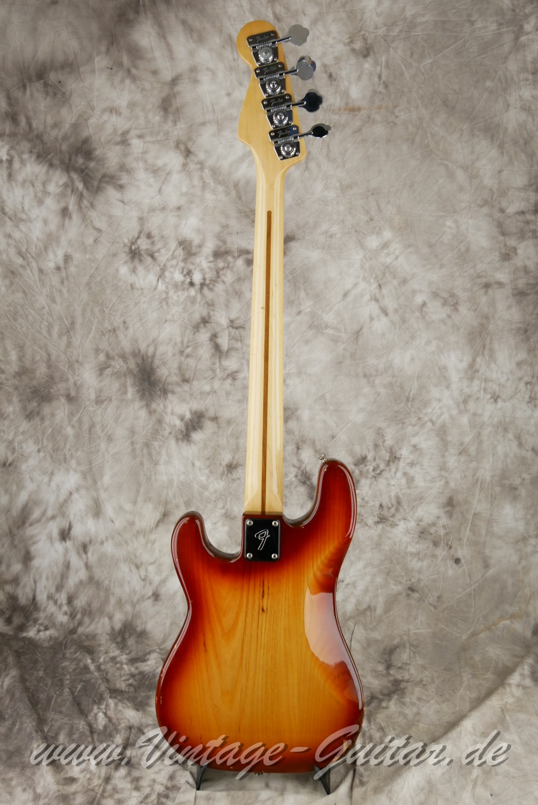 img/vintage/6246/Fender_Precision_sienna_sunburst_1980_usa-002.JPG