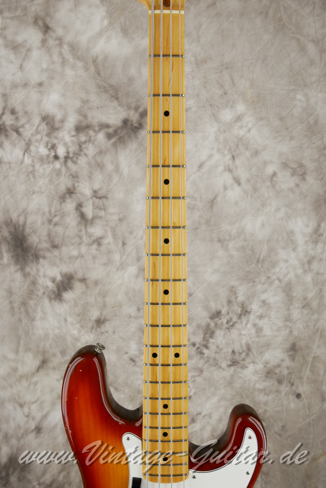 img/vintage/6246/Fender_Precision_sienna_sunburst_1980_usa-005.JPG