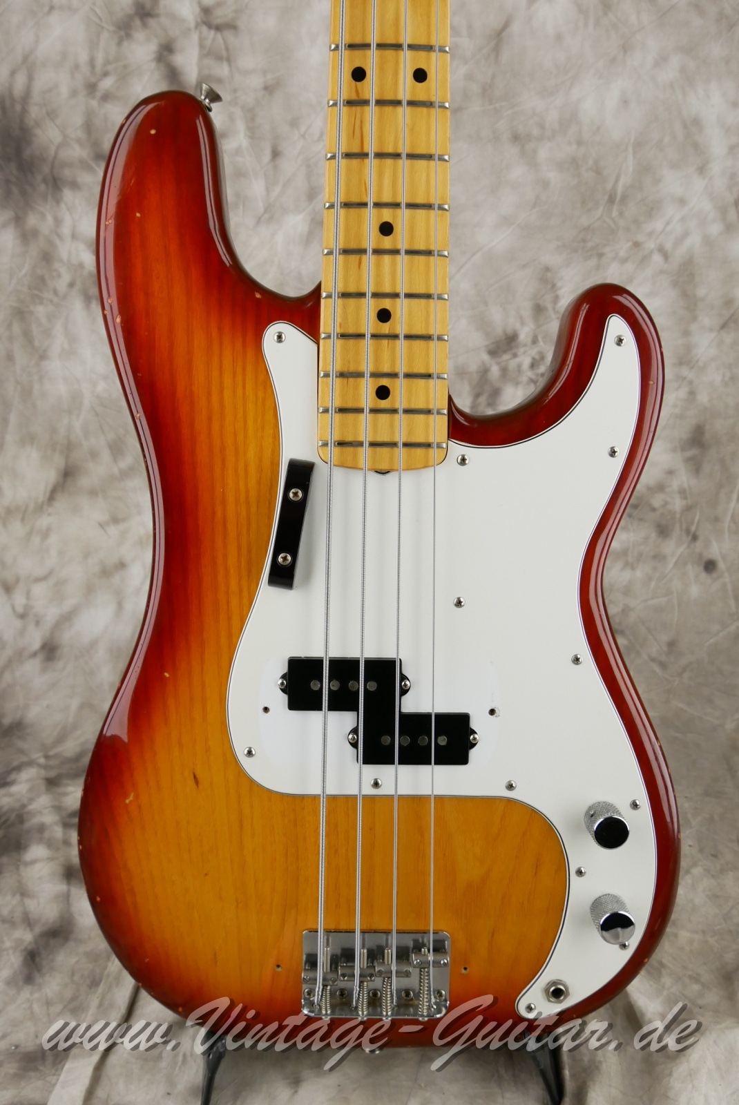 img/vintage/6246/Fender_Precision_sienna_sunburst_1980_usa-007.JPG