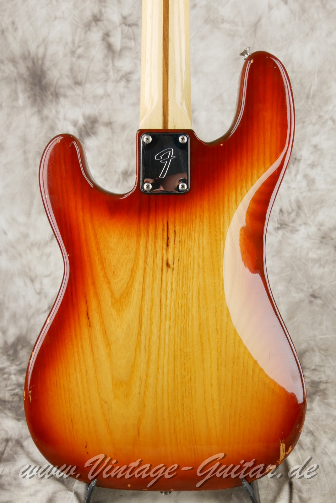 img/vintage/6246/Fender_Precision_sienna_sunburst_1980_usa-008.JPG