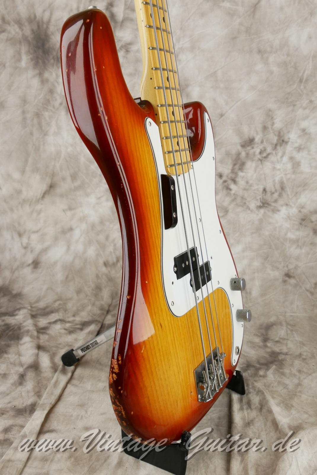 img/vintage/6246/Fender_Precision_sienna_sunburst_1980_usa-009.JPG