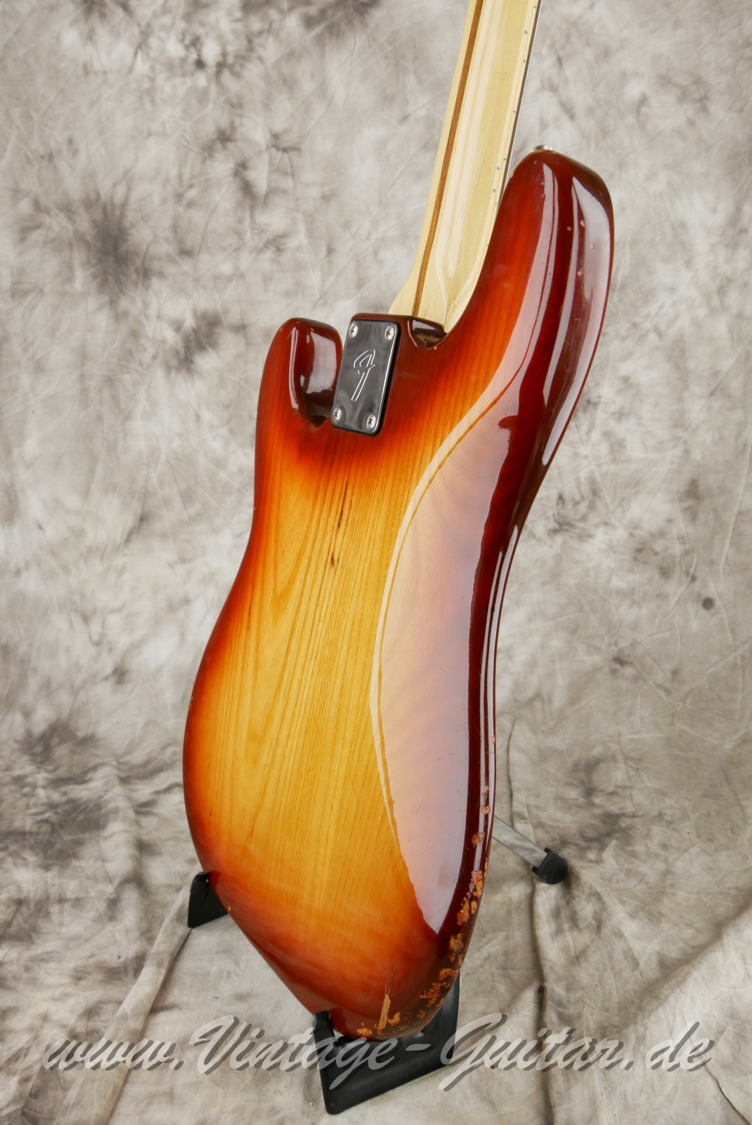 img/vintage/6246/Fender_Precision_sienna_sunburst_1980_usa-012.JPG