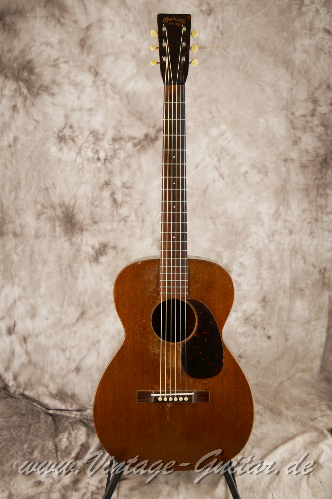 img/vintage/6252/Martin_0_15_mahogany_USA_1942-001.JPG