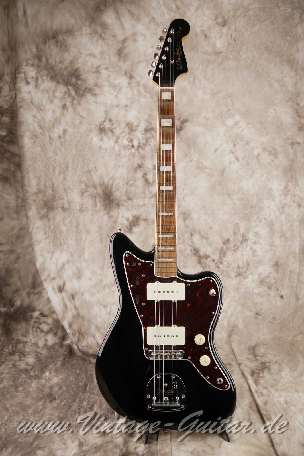 Fender_Jazzmaster_black_Mexico_2018-001.JPG