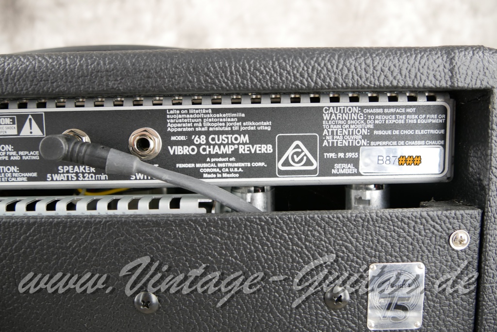 img/vintage/6259/Fender_Vibro_Champ_Reverb_black_Mexico_2021-008.JPG